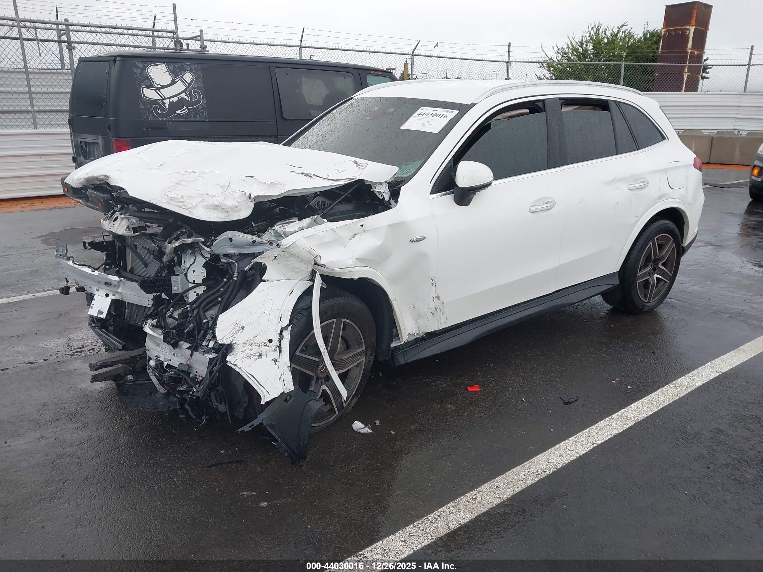 MERCEDES-BENZ GLC image 2