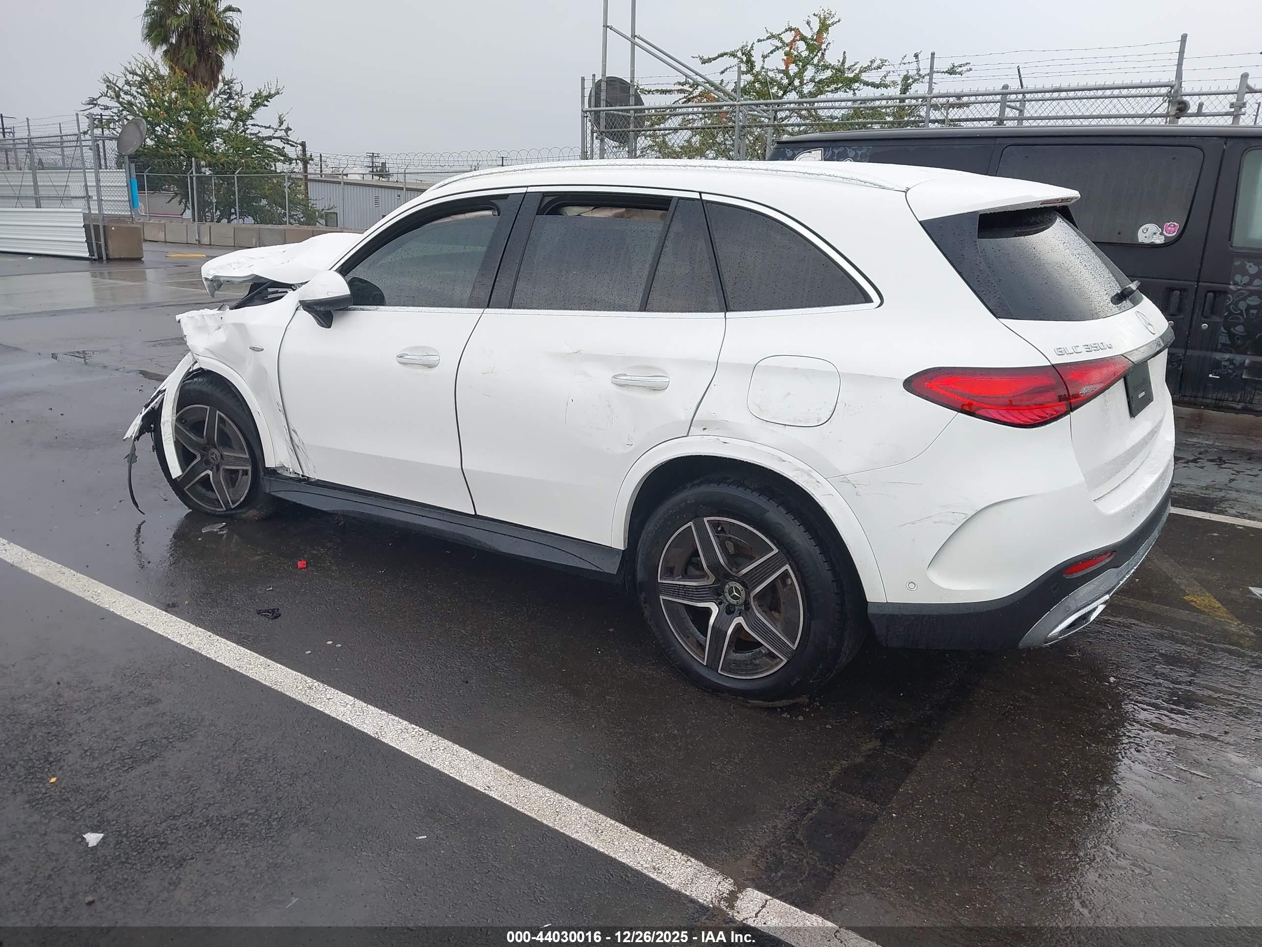 MERCEDES-BENZ GLC image 3
