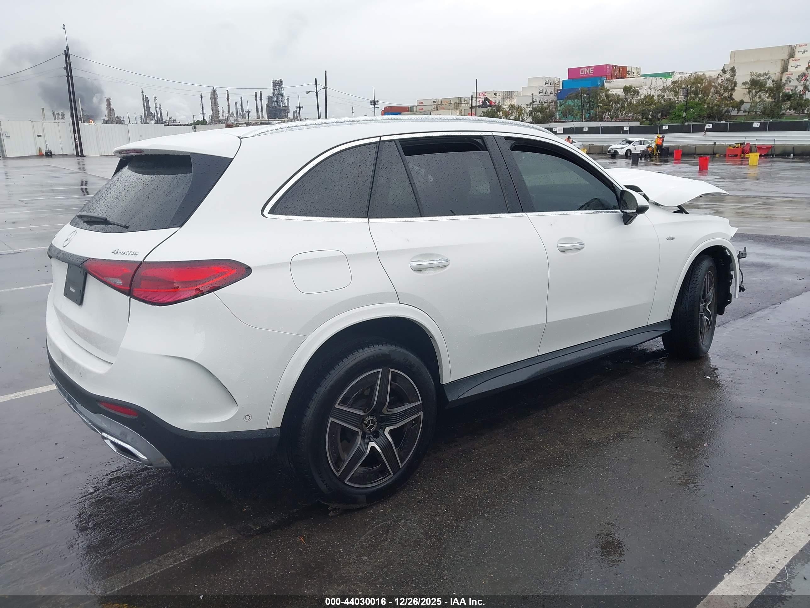 MERCEDES-BENZ GLC image 4