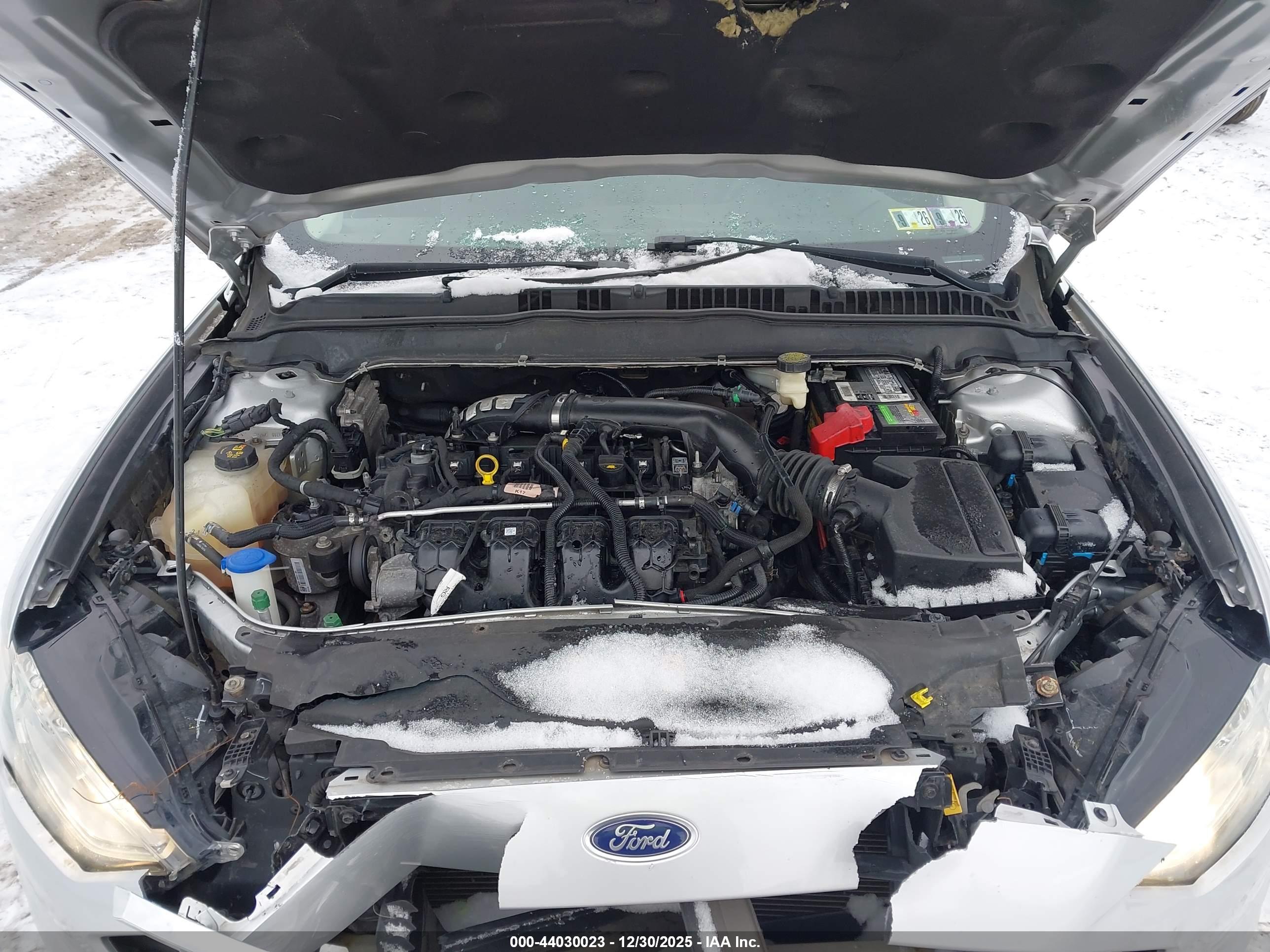 FORD FUSION image 10