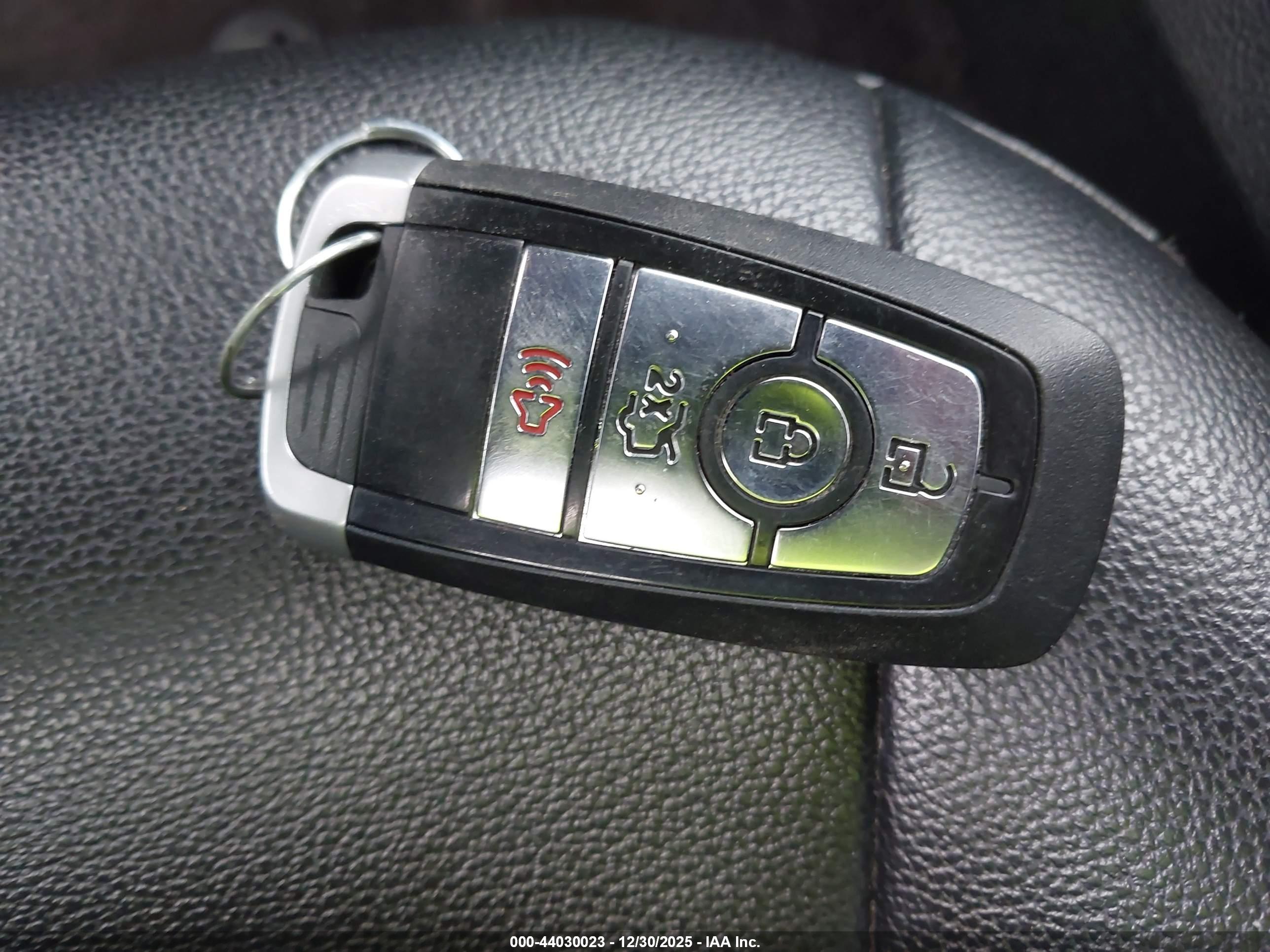 FORD FUSION image 11