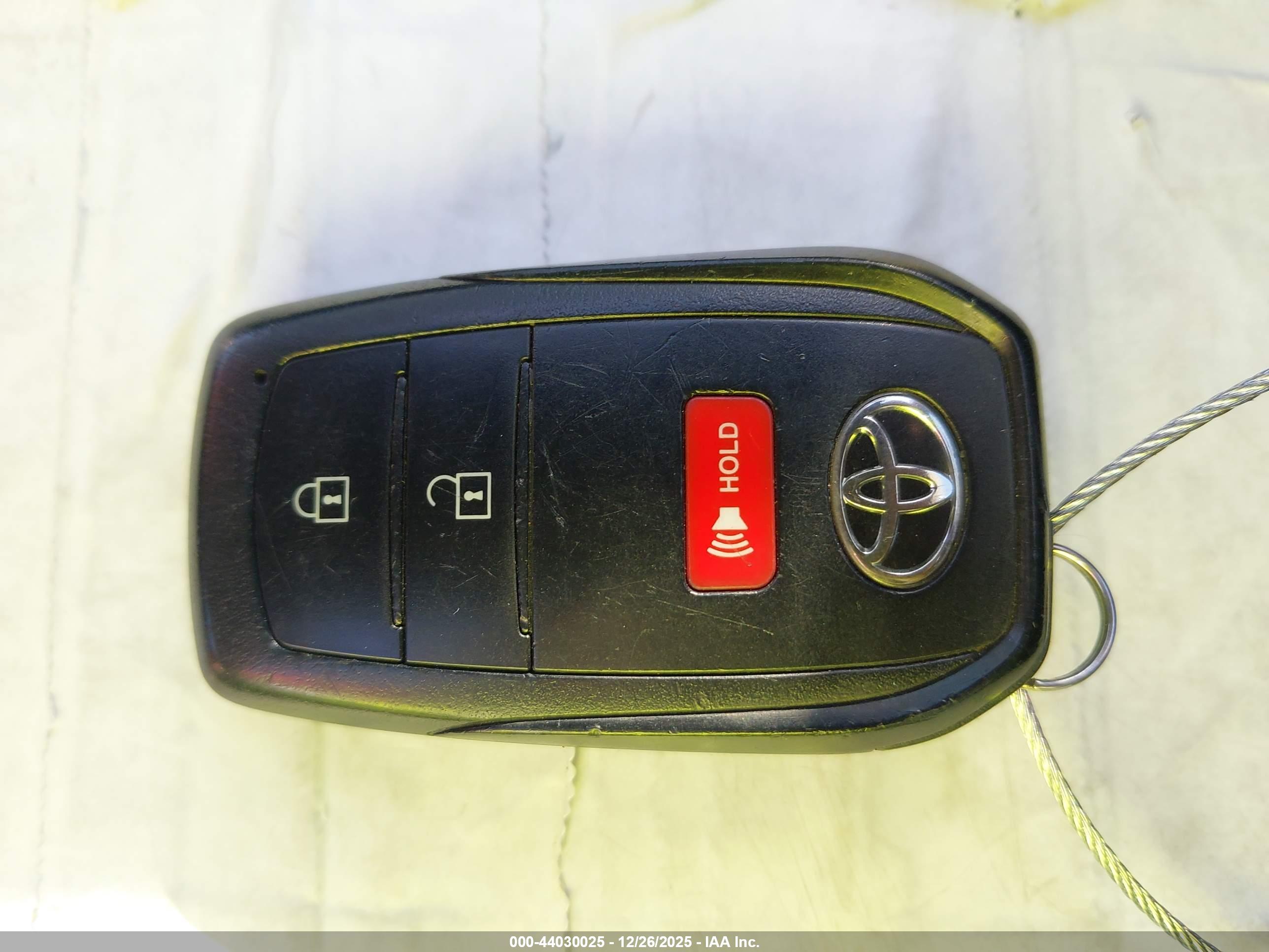 TOYOTA COROLLA image 11