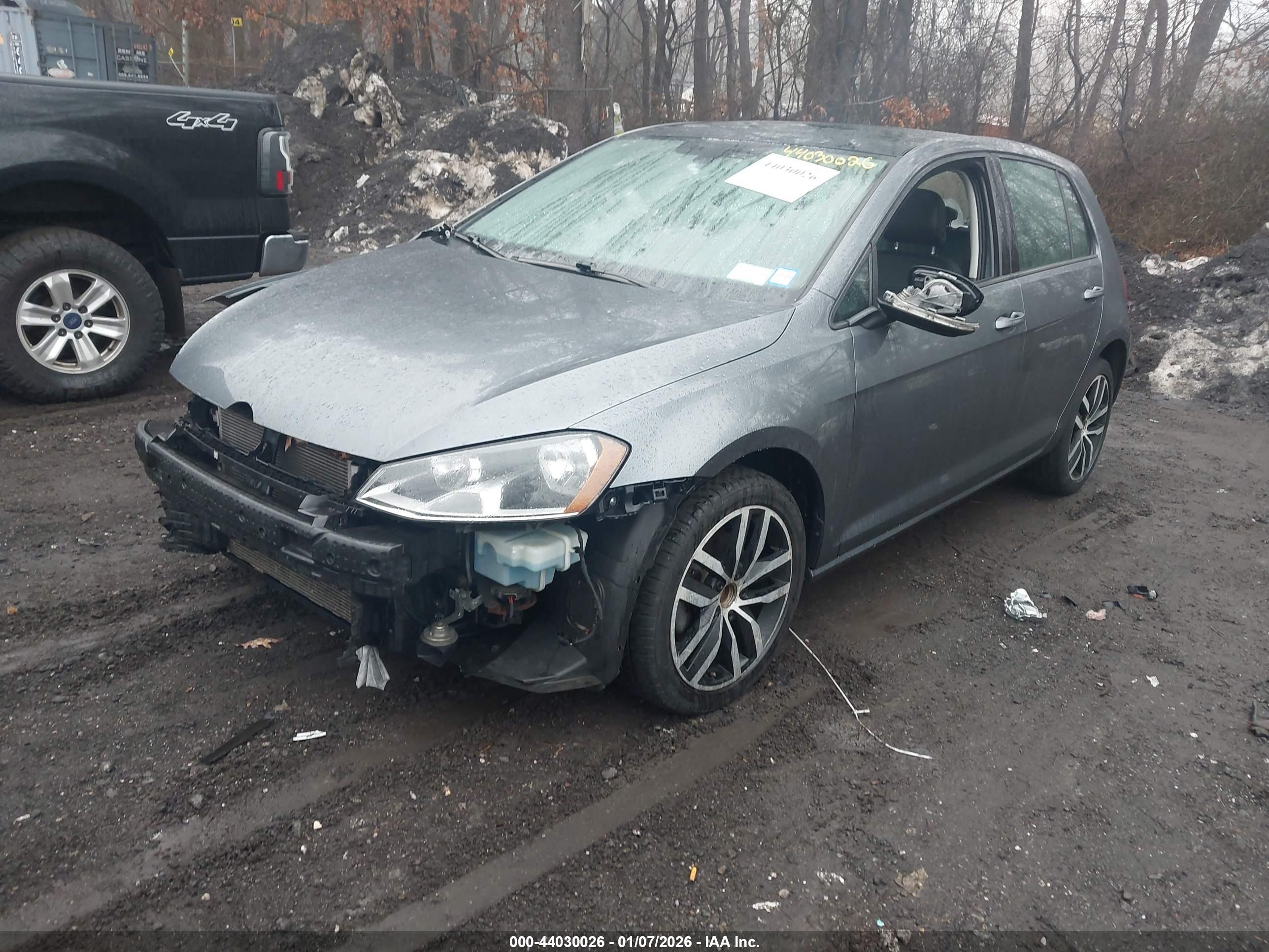 VOLKSWAGEN GOLF image 2