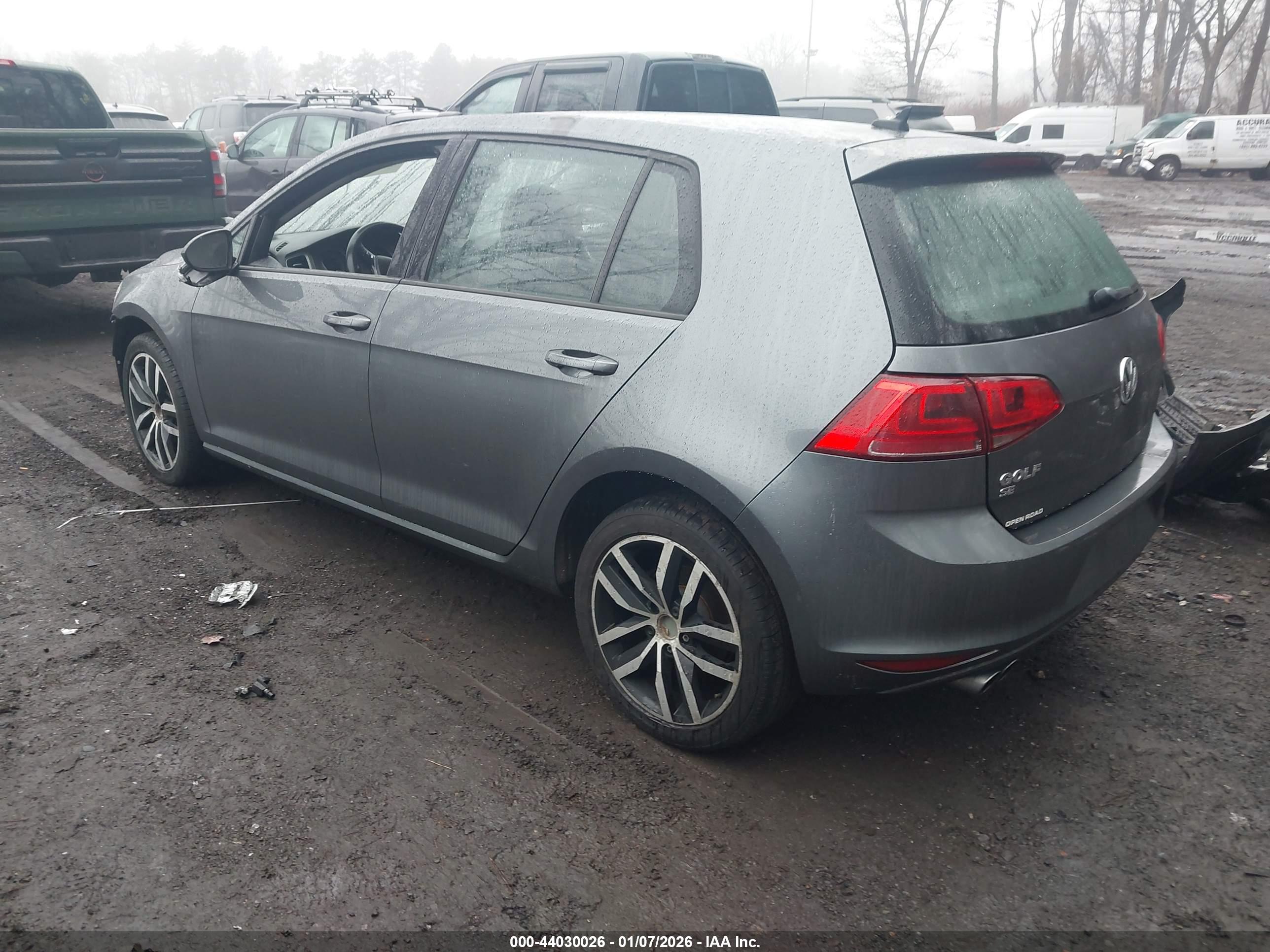 VOLKSWAGEN GOLF image 3