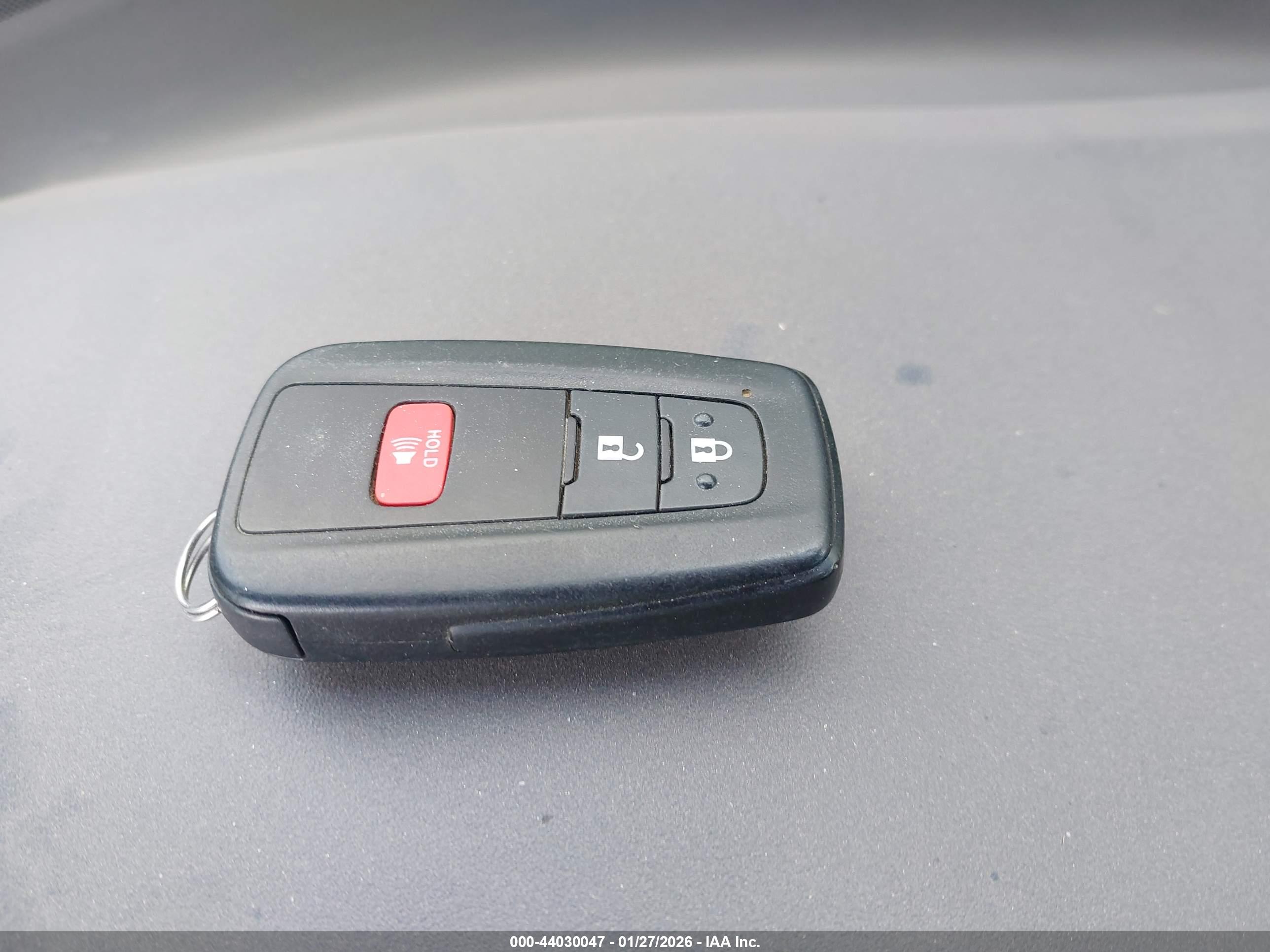 TOYOTA C-HR image 11