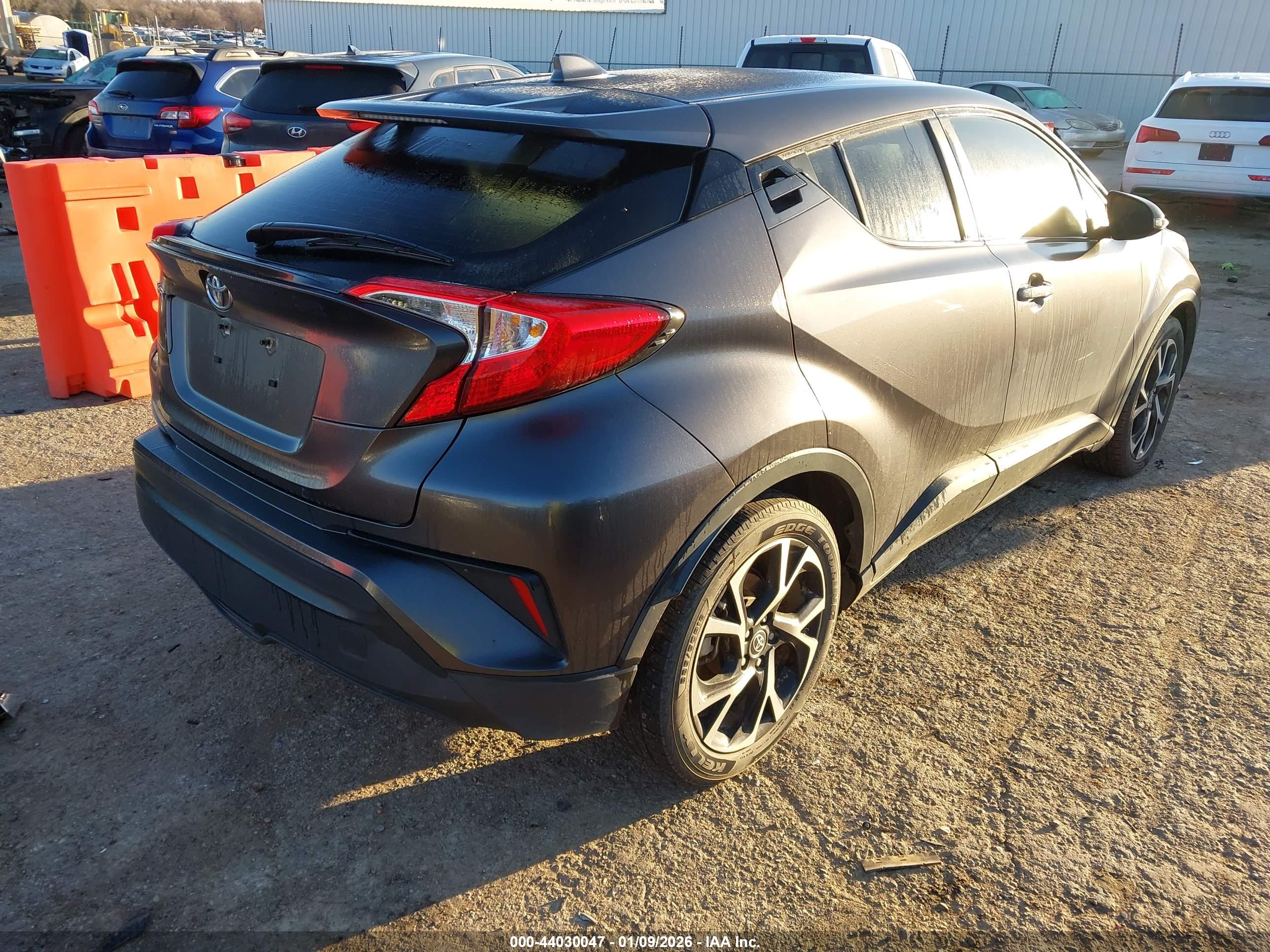 TOYOTA C-HR image 4