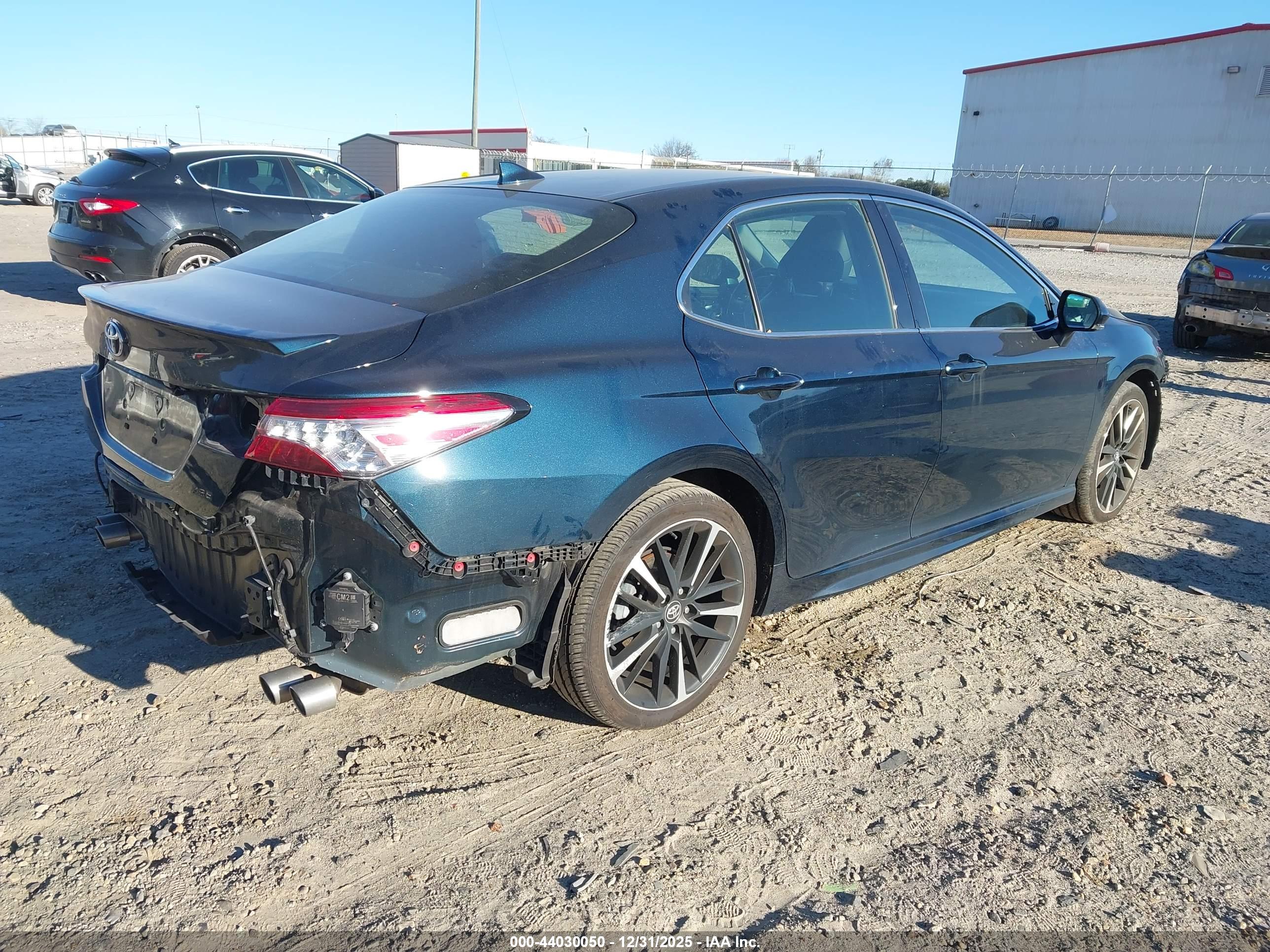TOYOTA CAMRY image 4
