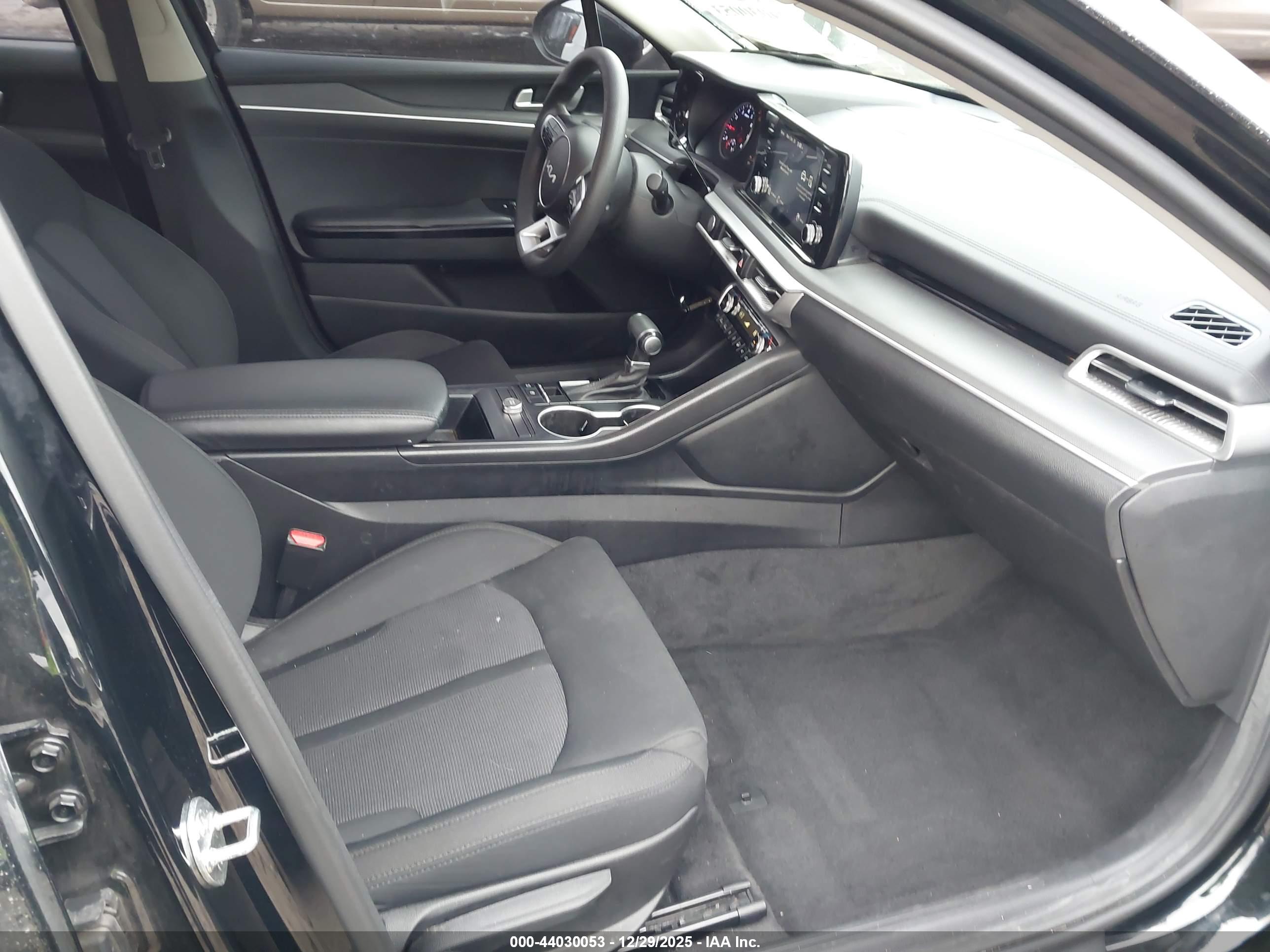 KIA K5 image 5