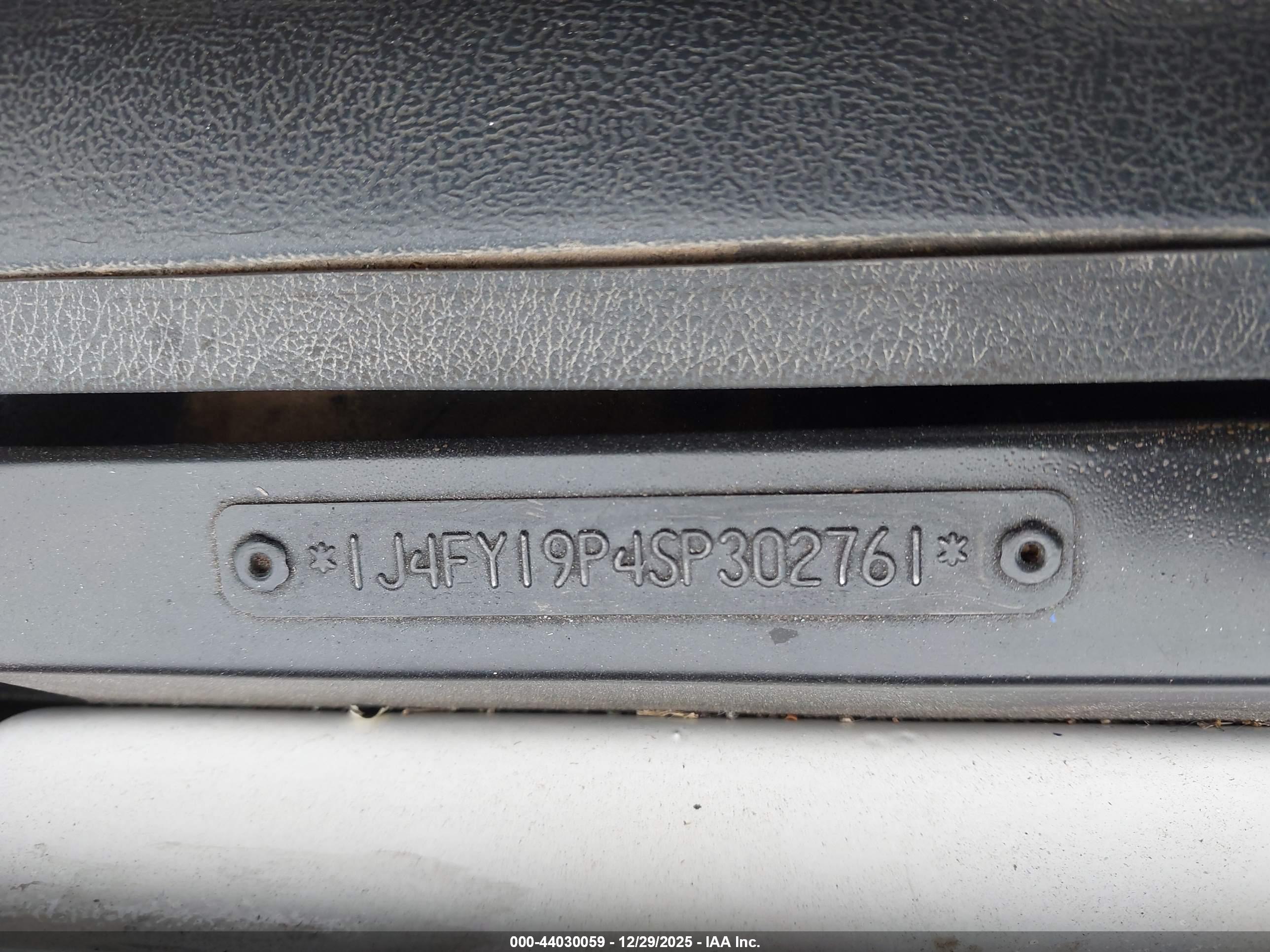 JEEP WRANGLER image 9