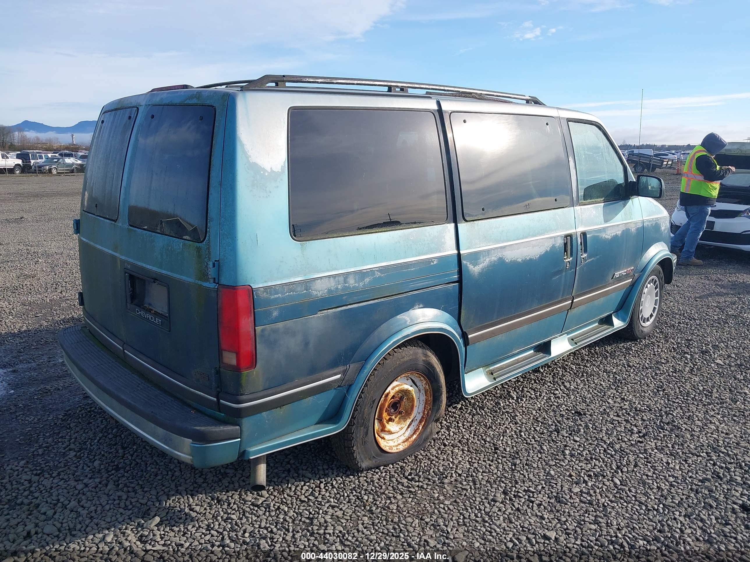 CHEVROLET ASTRO image 4
