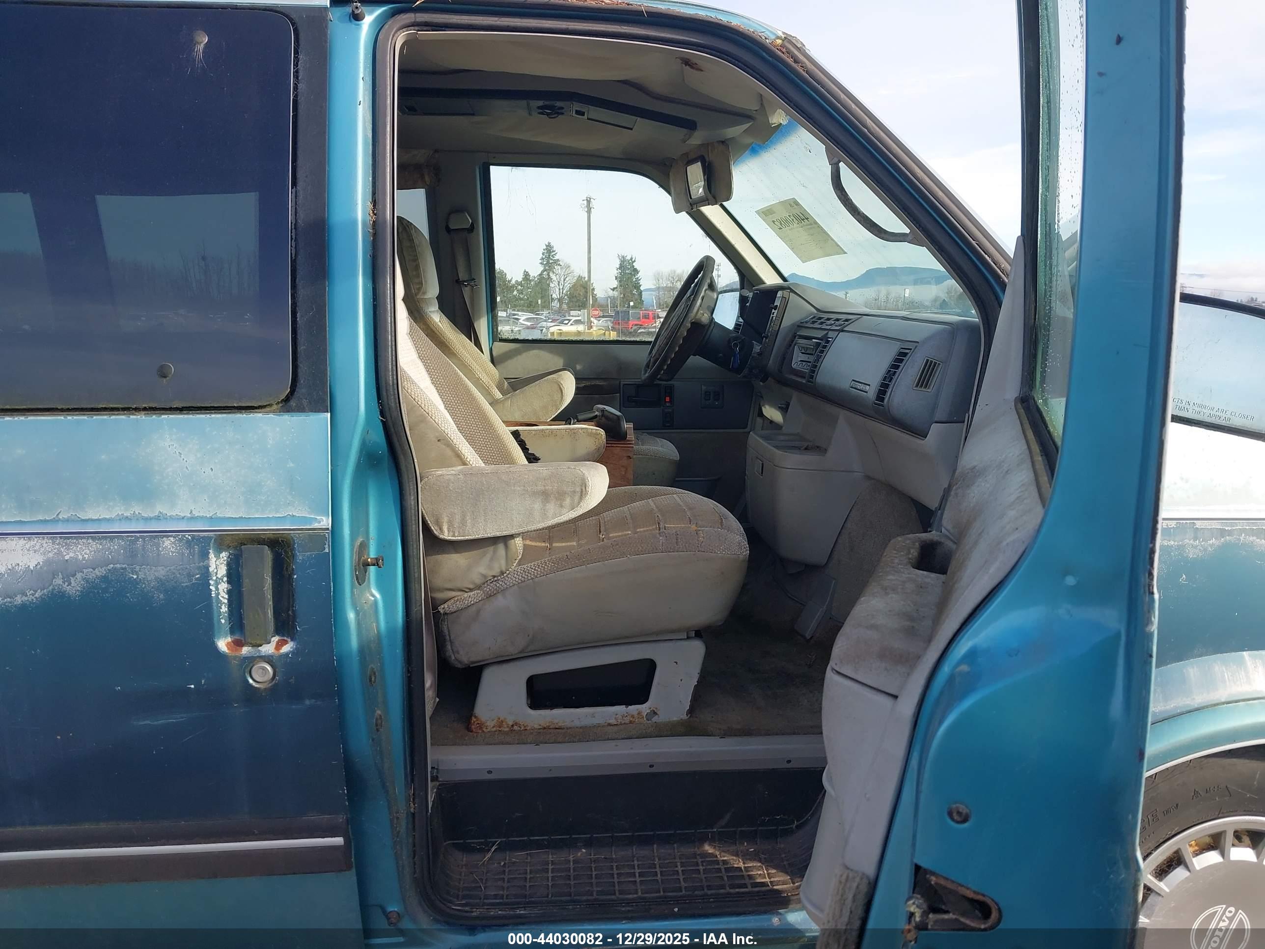 CHEVROLET ASTRO image 5