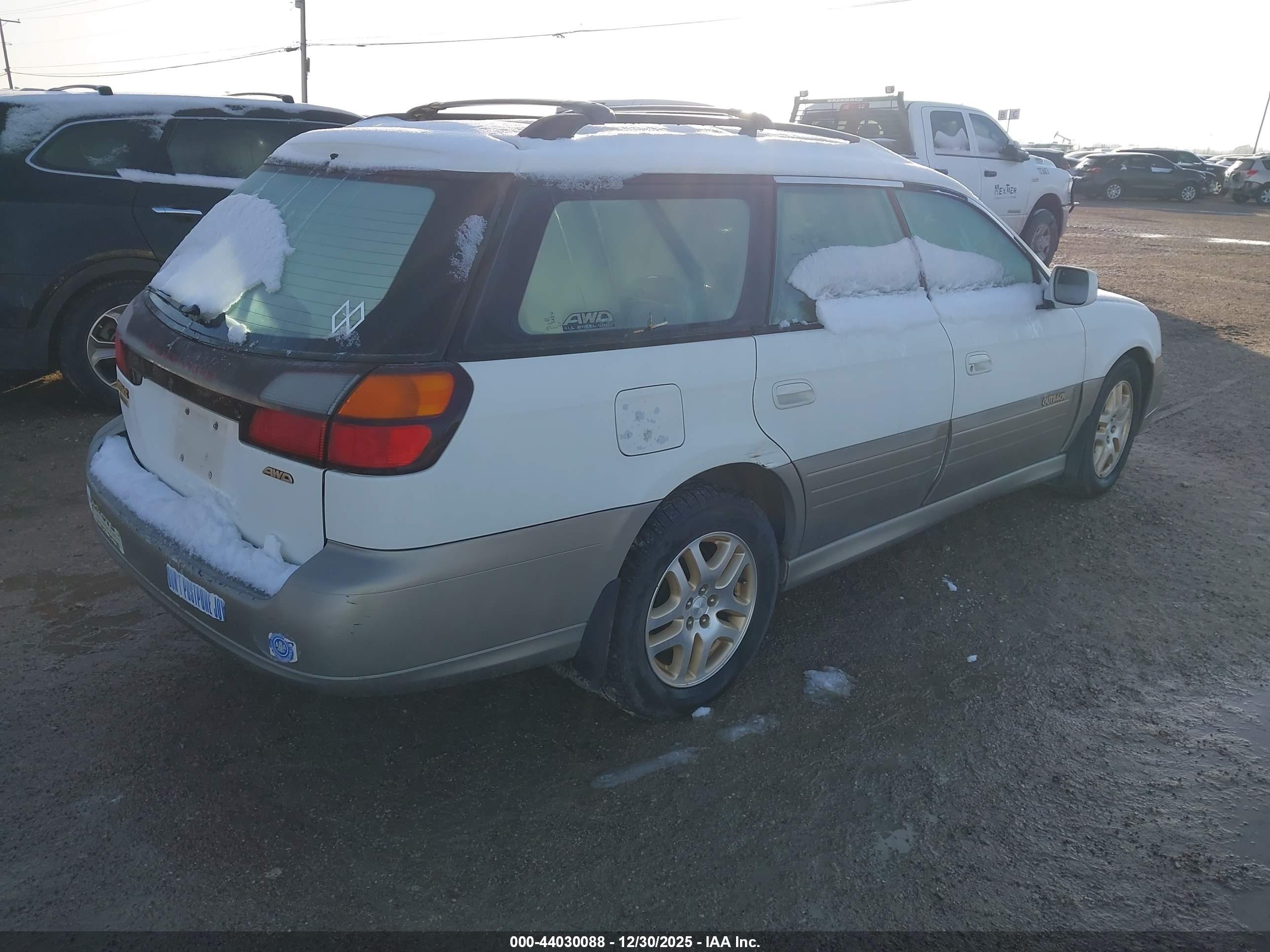 SUBARU OUTBACK image 4