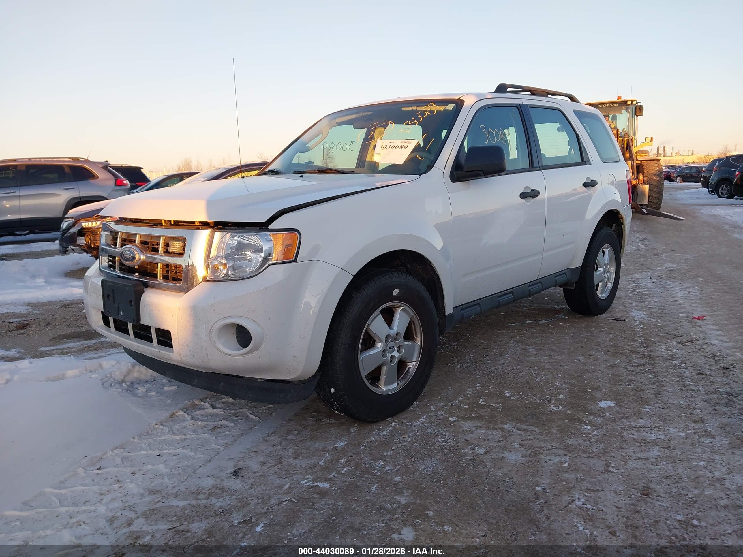 FORD ESCAPE image 2