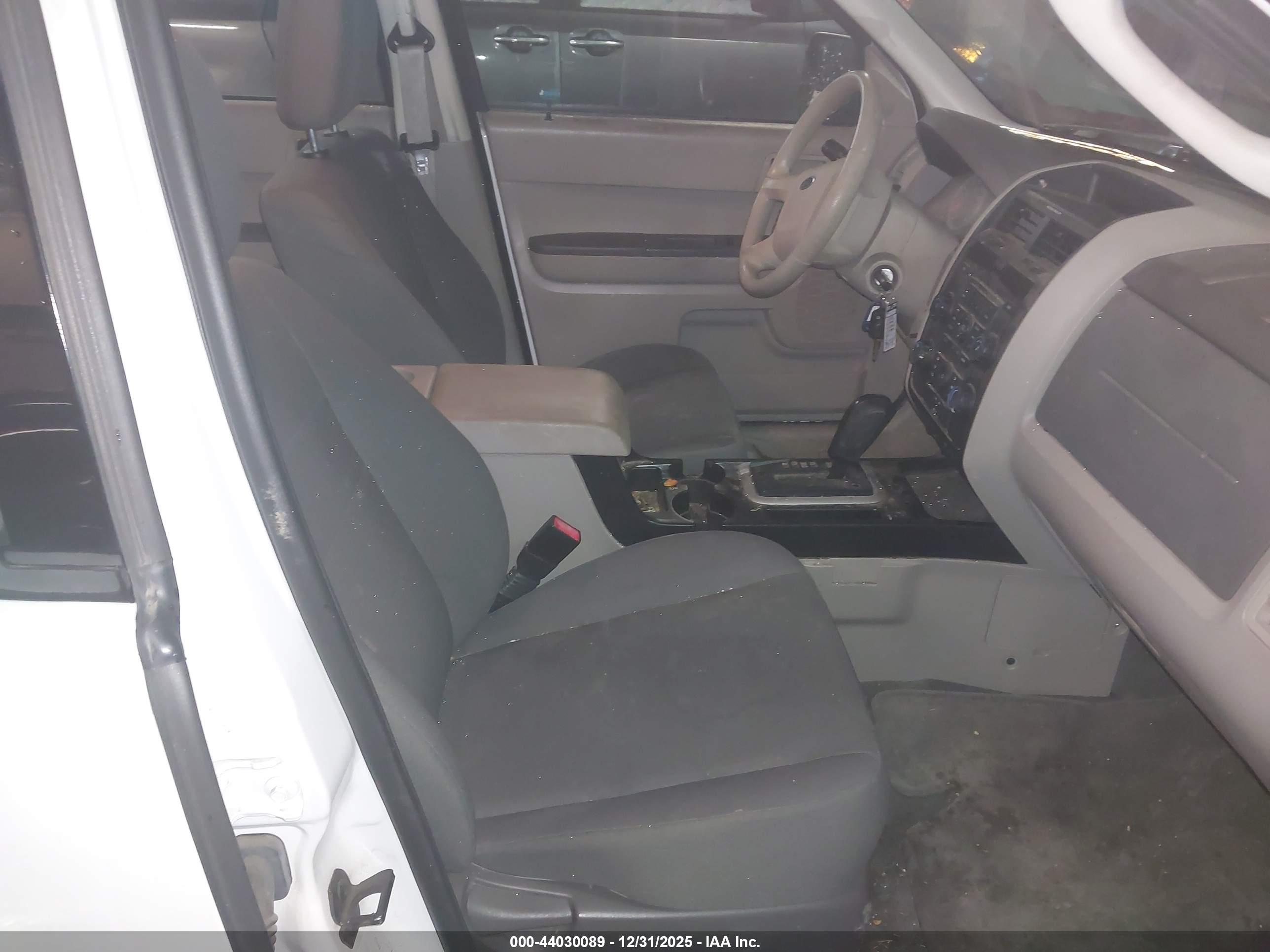 FORD ESCAPE image 5