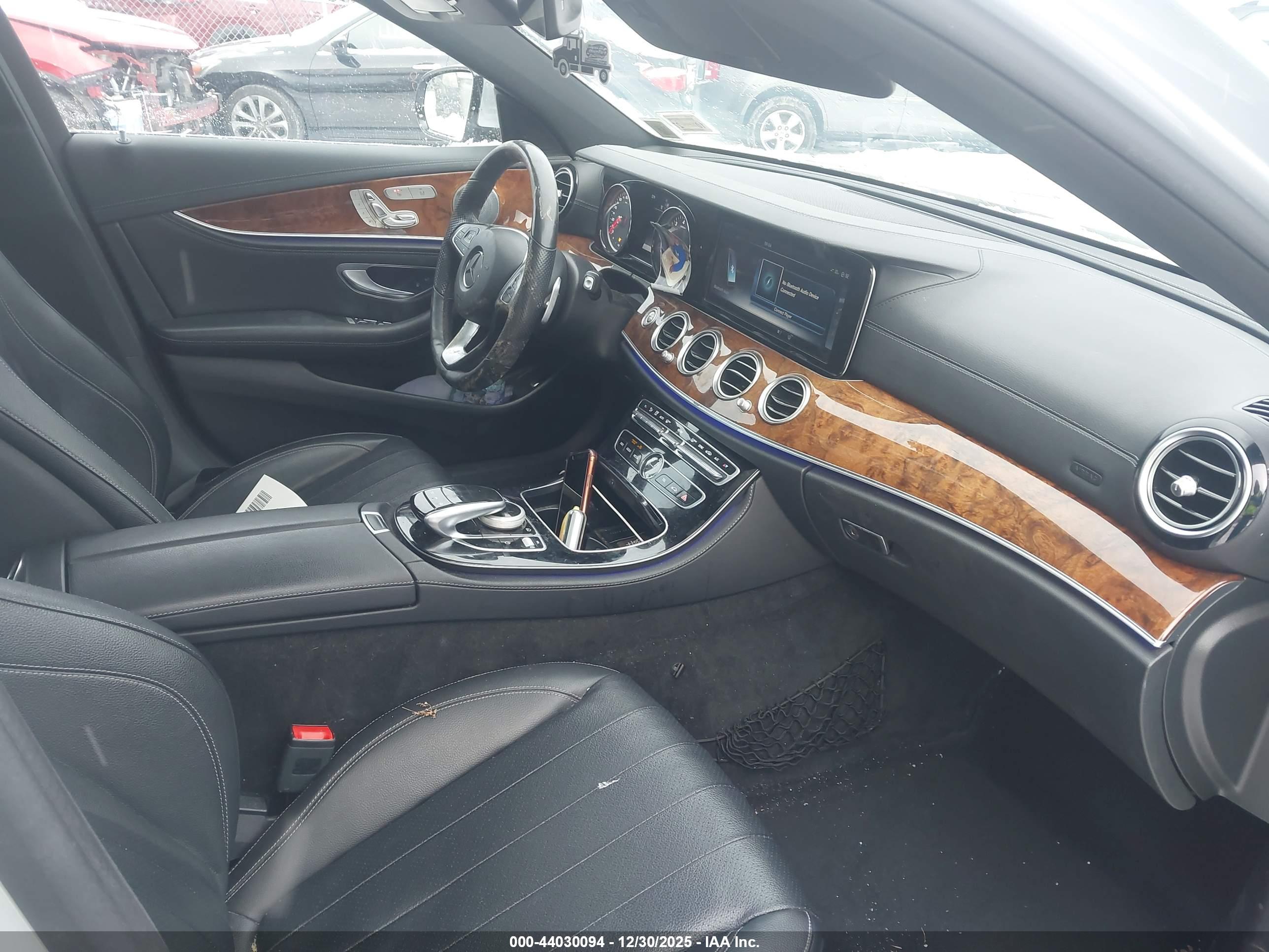 MERCEDES-BENZ E image 5