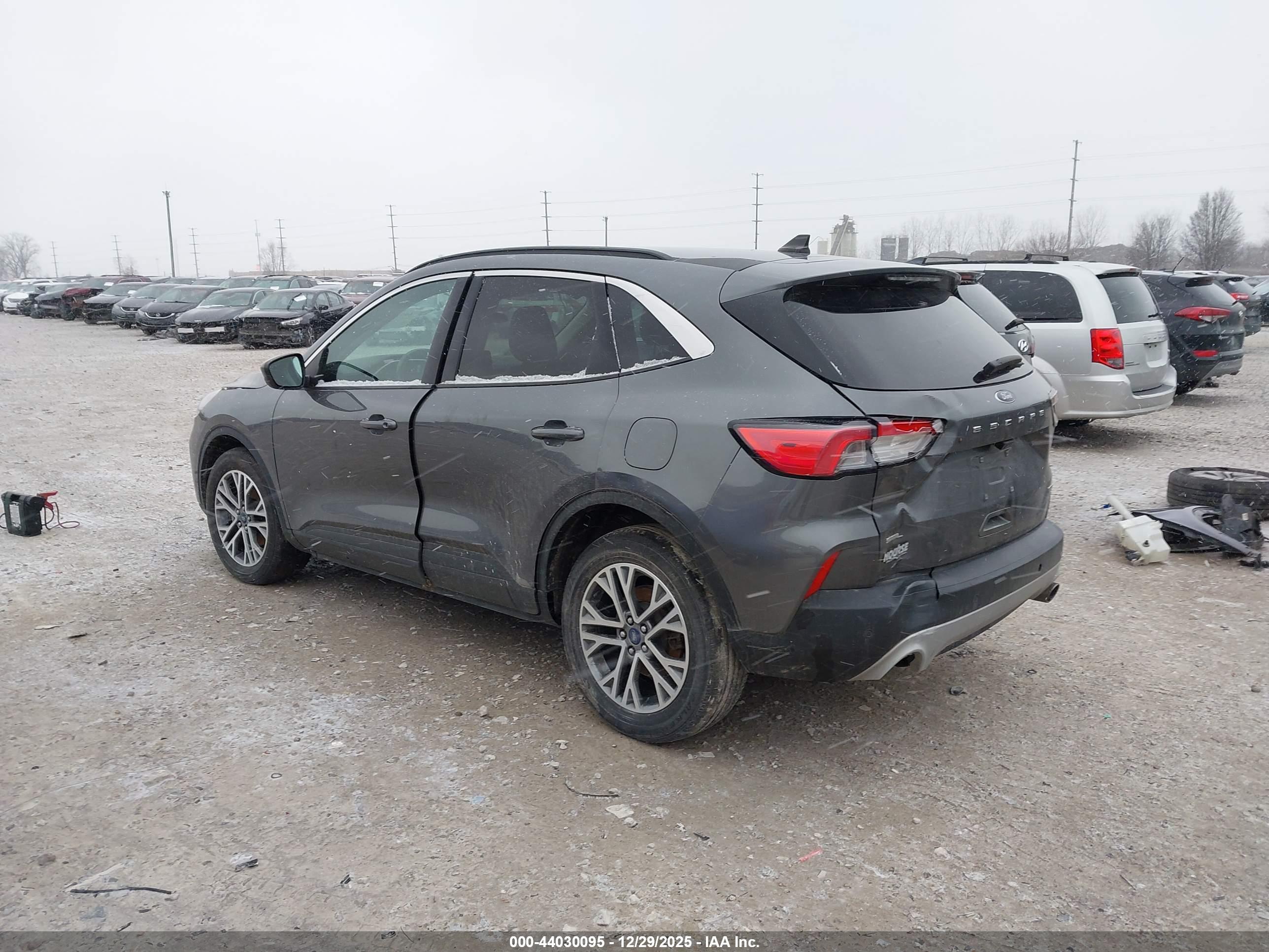 FORD ESCAPE image 3