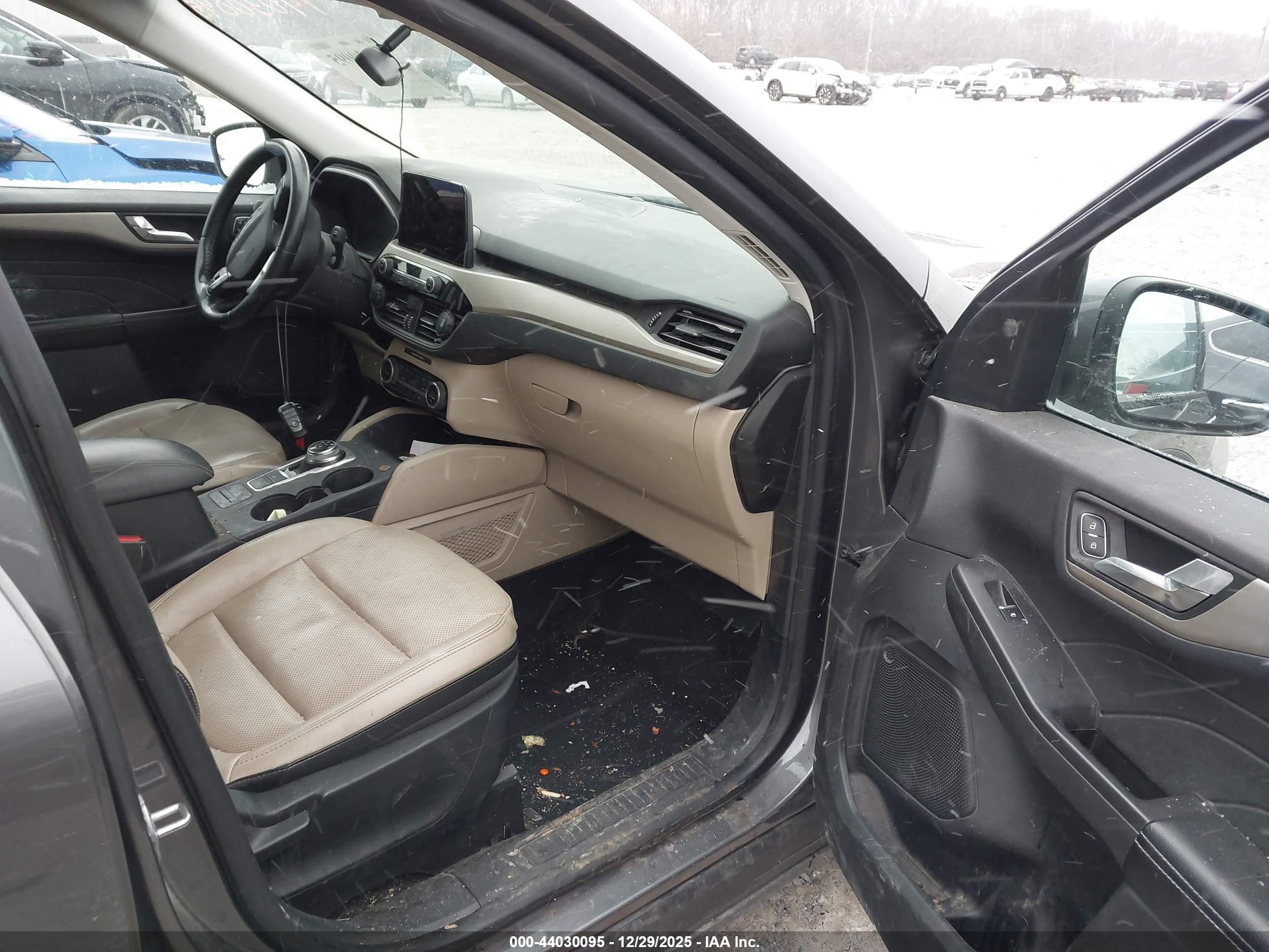 FORD ESCAPE image 5