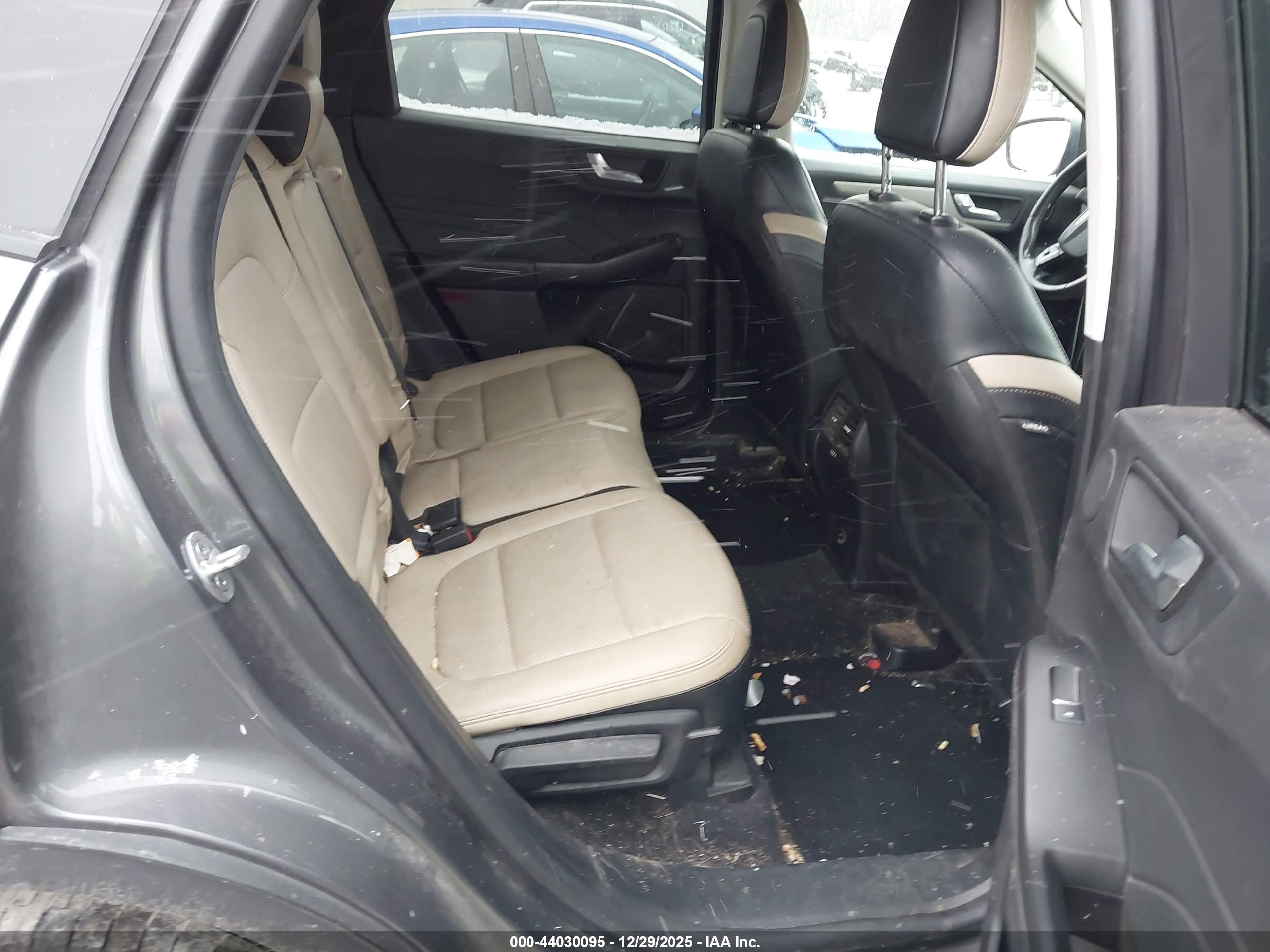 FORD ESCAPE image 8