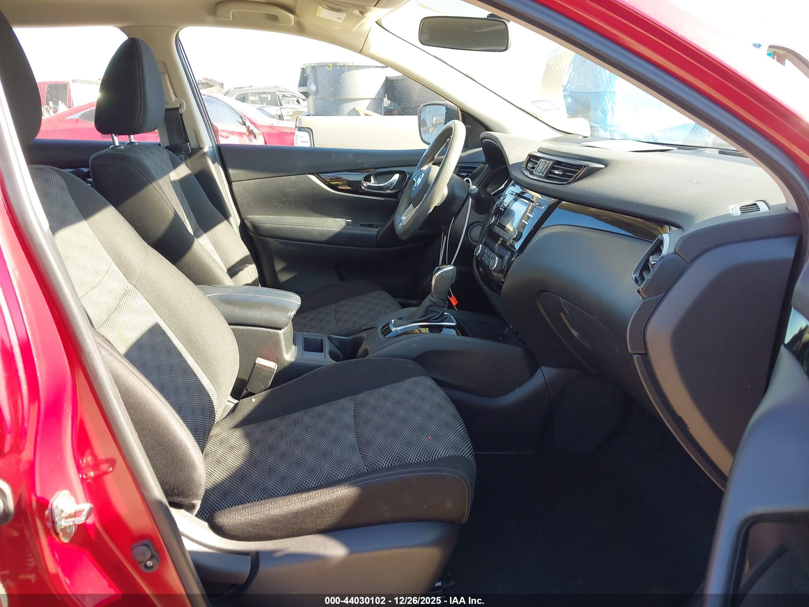 NISSAN ROGUE image 5