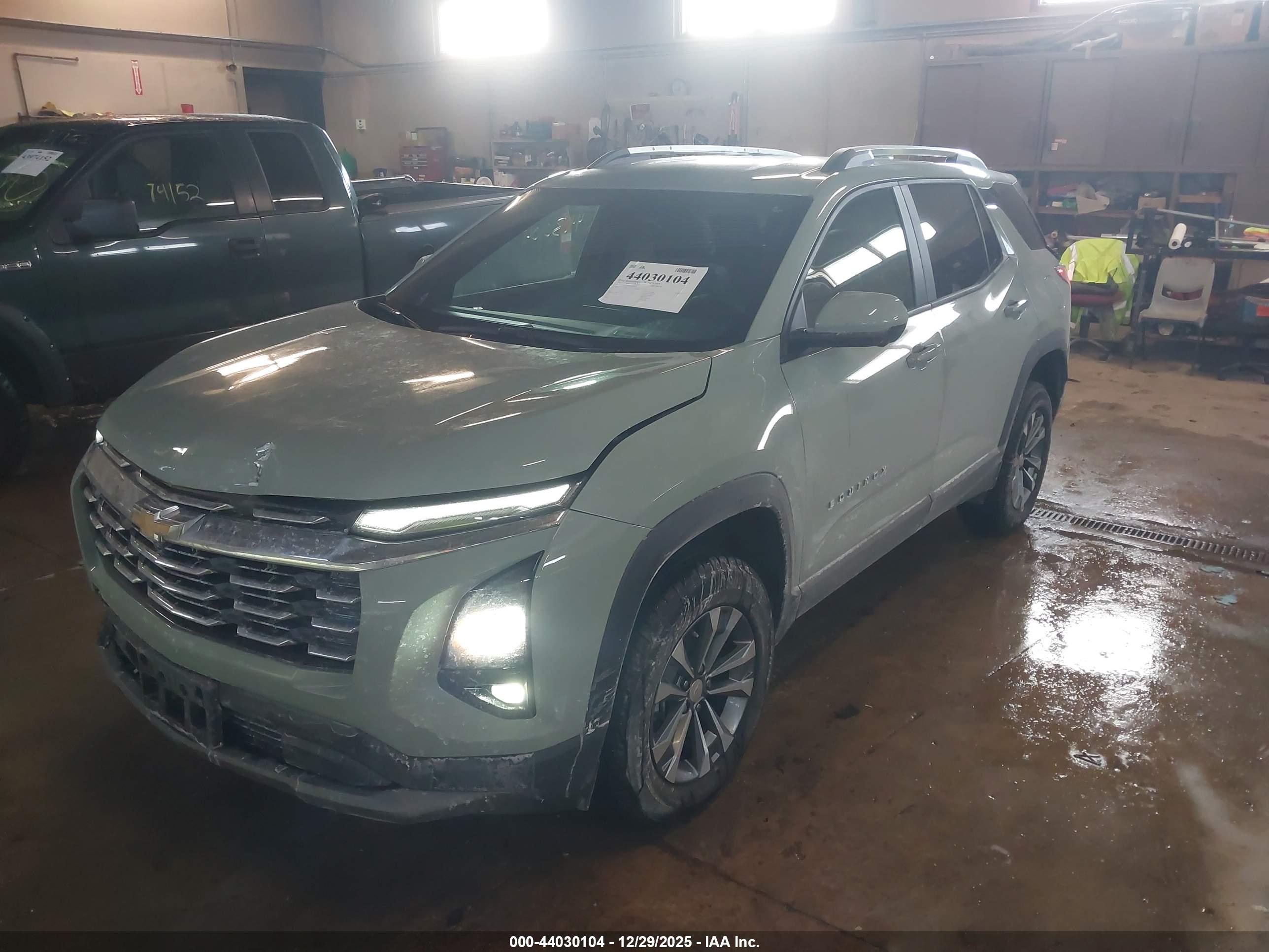 CHEVROLET EQUINOX image 2