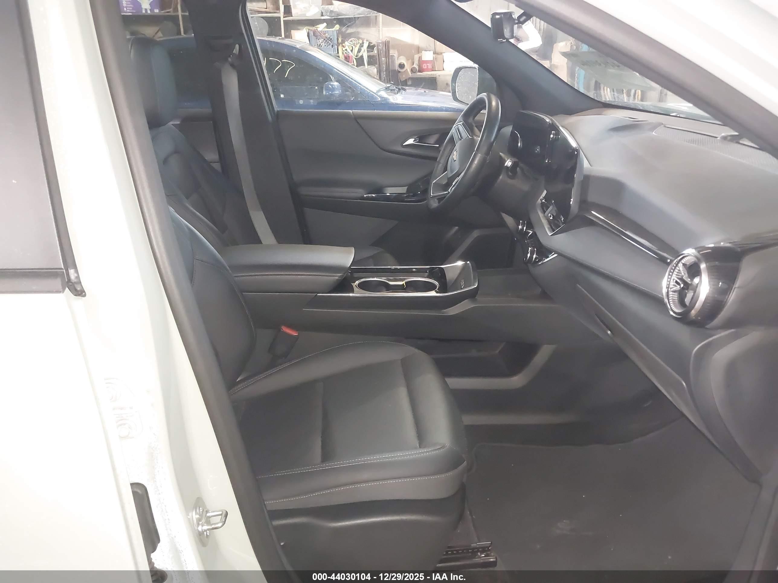 CHEVROLET EQUINOX image 5