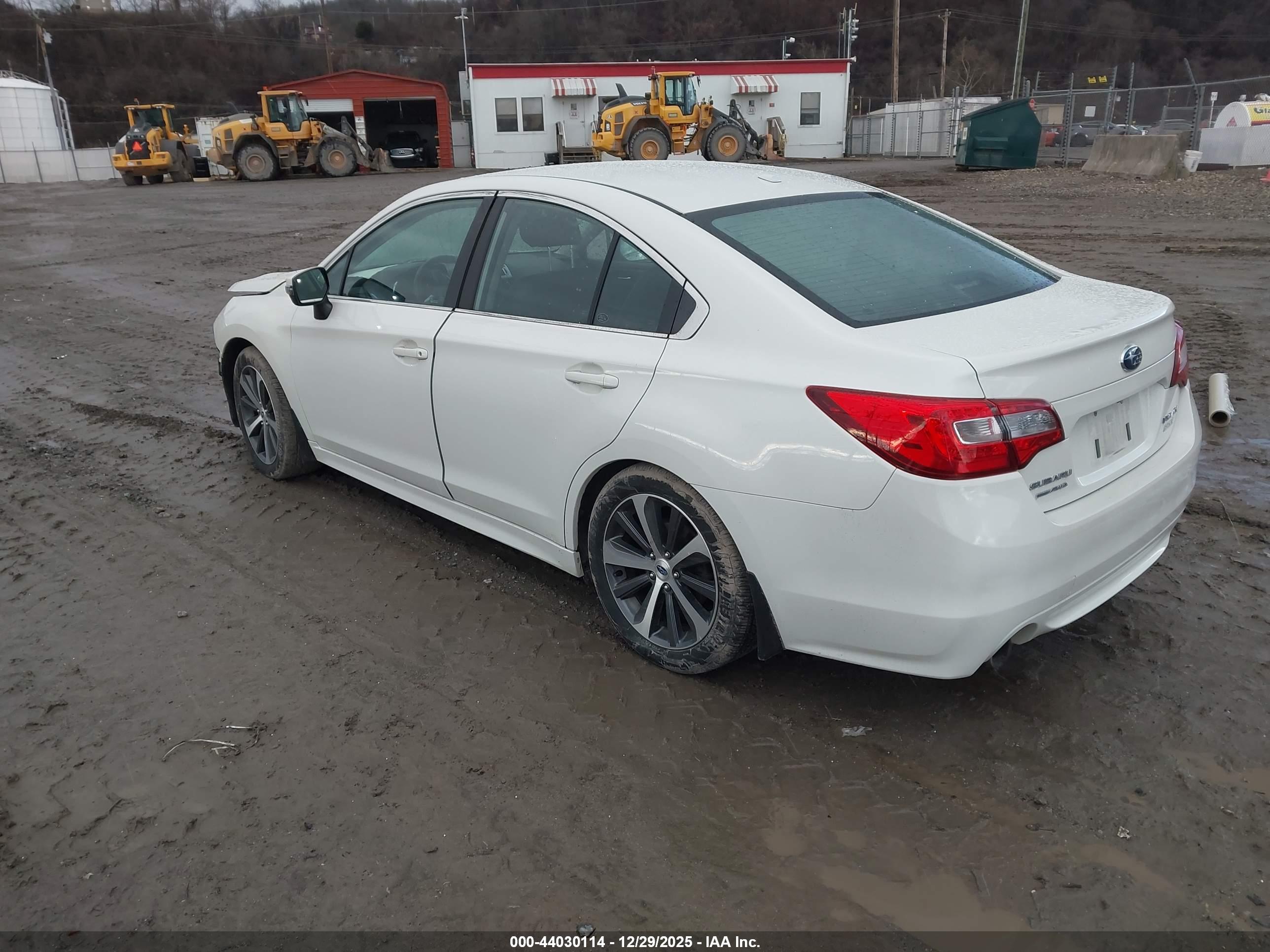 SUBARU LEGACY image 3
