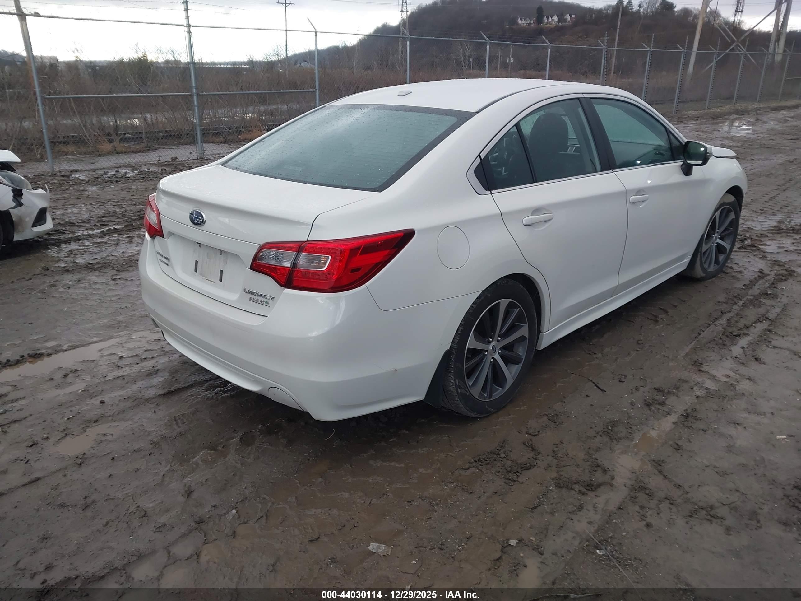 SUBARU LEGACY image 4