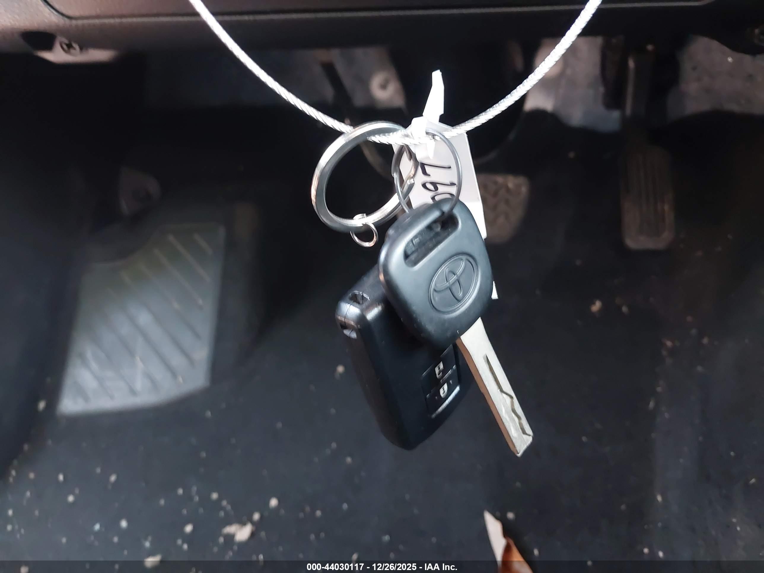 TOYOTA TACOMA image 11