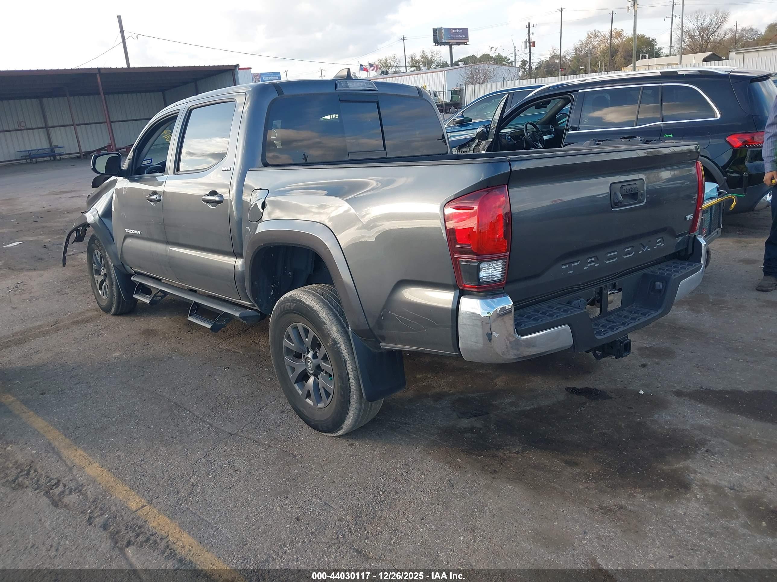 TOYOTA TACOMA image 3
