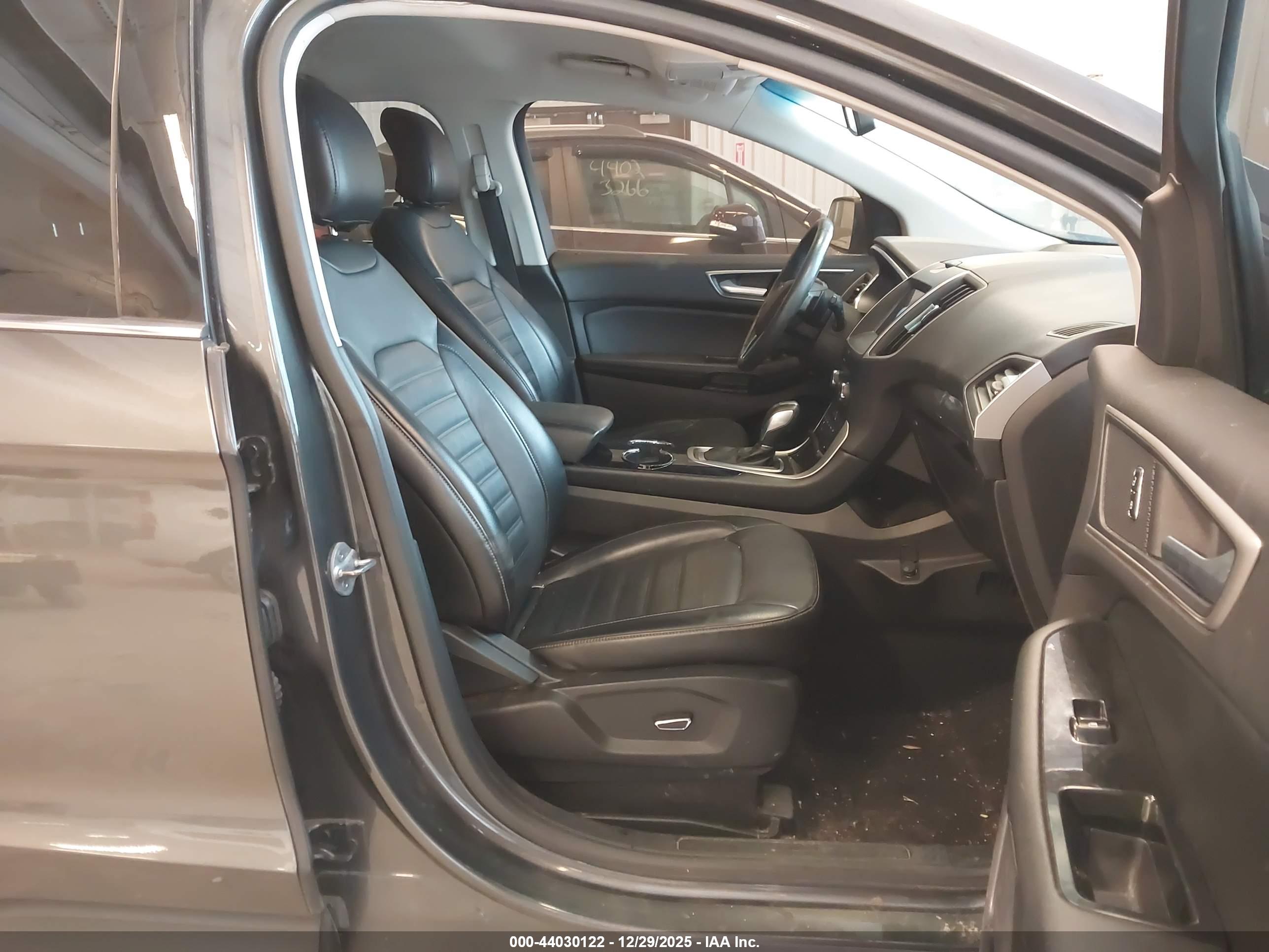 FORD EDGE image 5