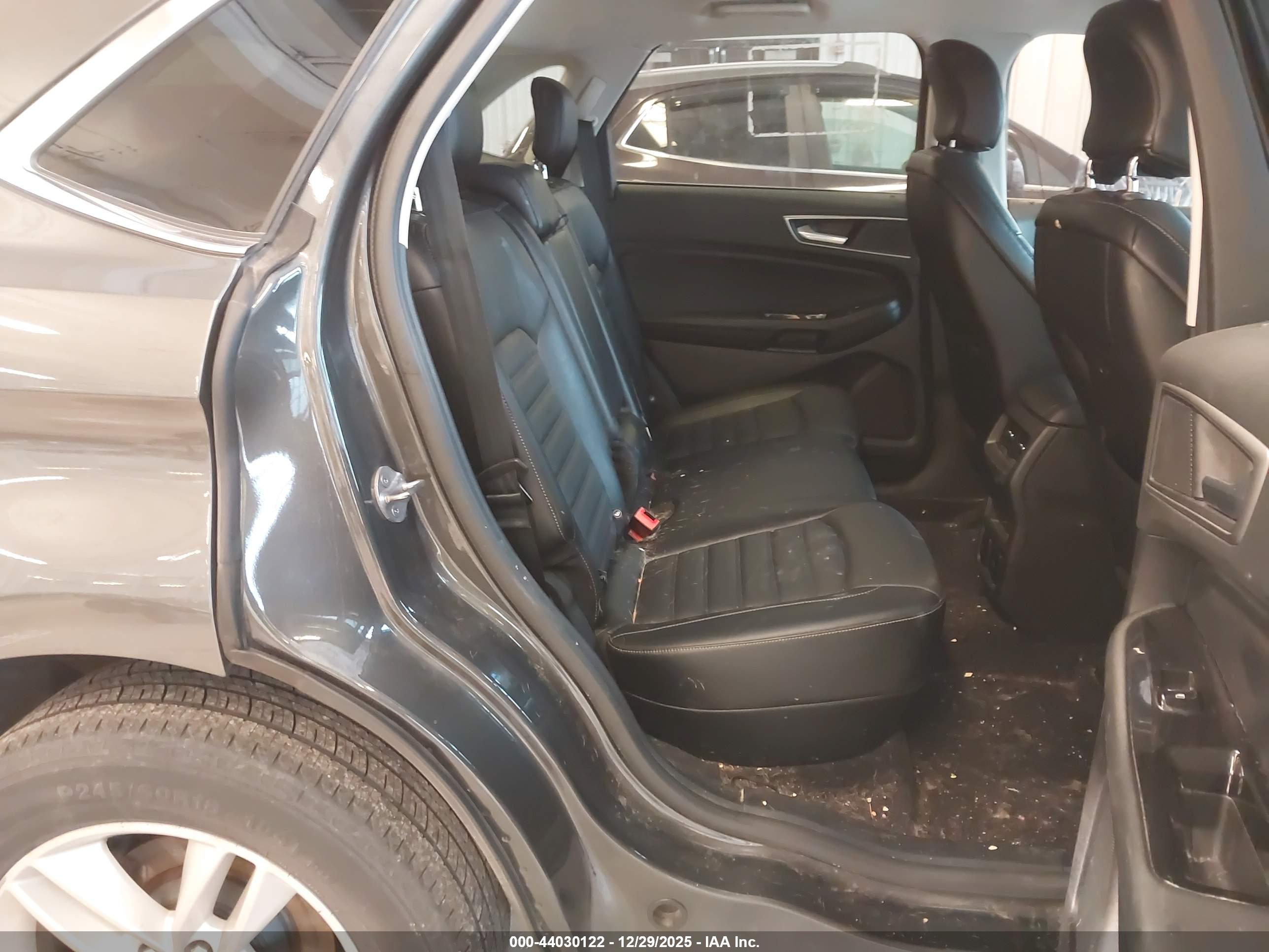 FORD EDGE image 8