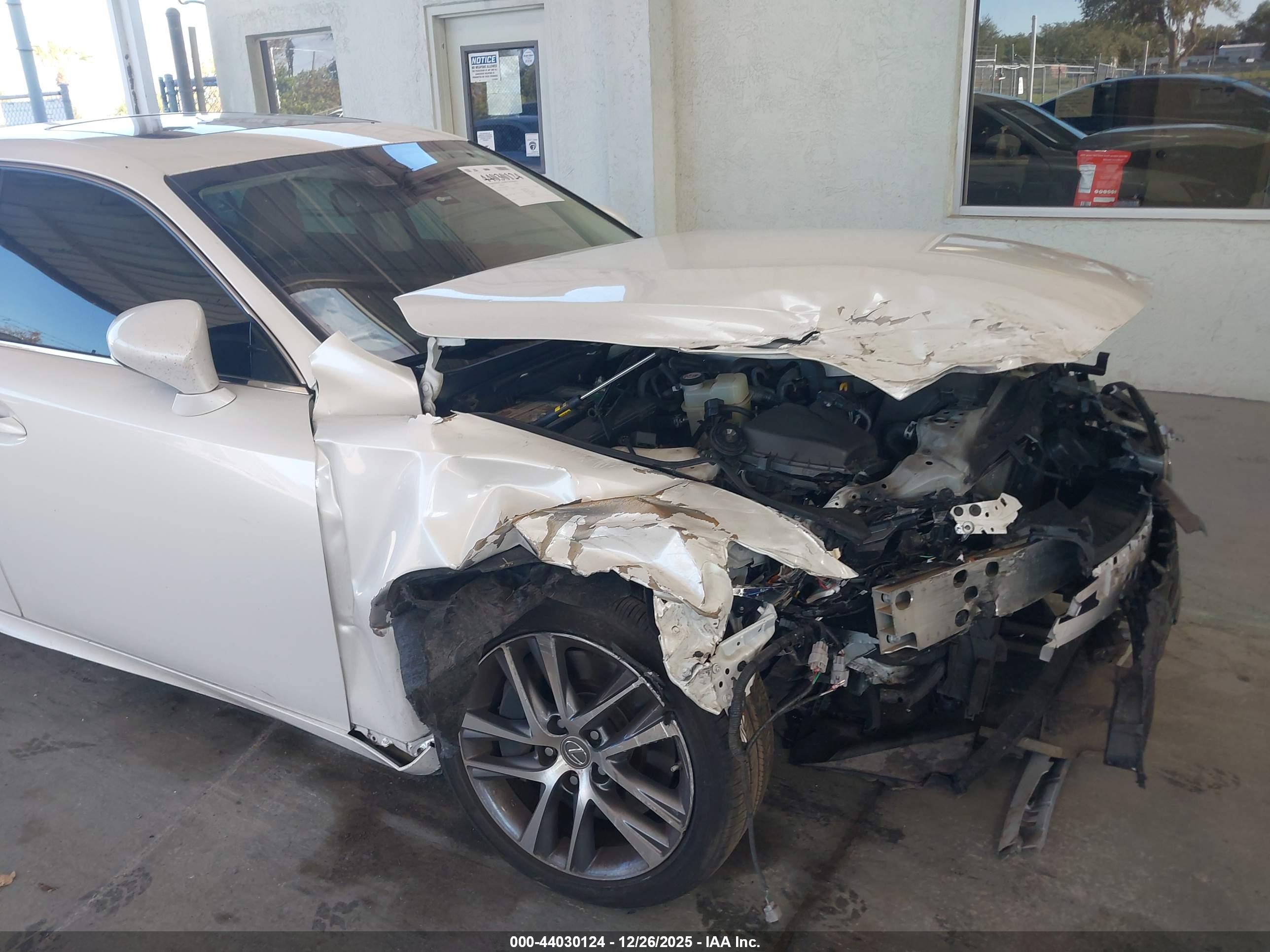 LEXUS IS image 6