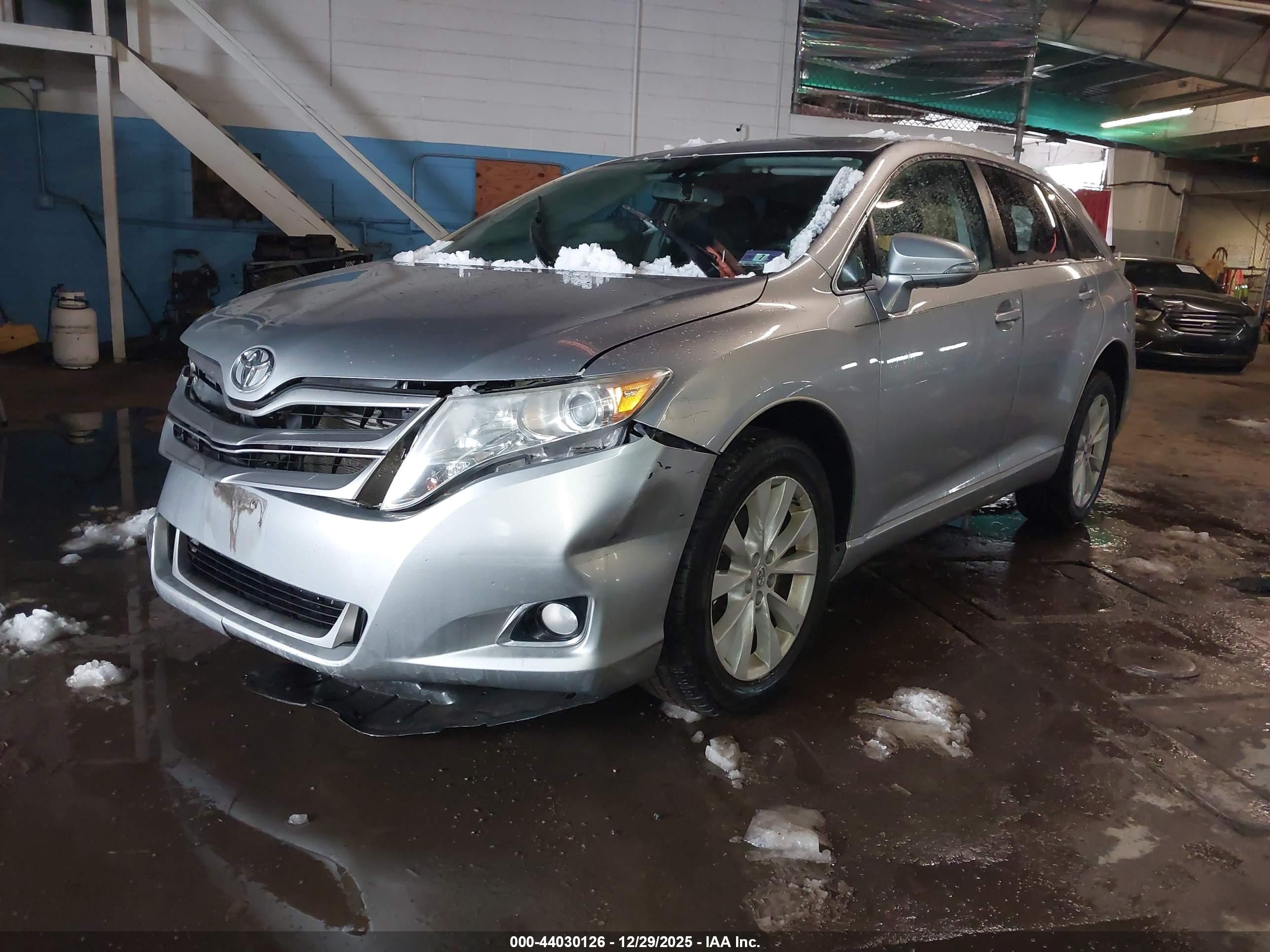 TOYOTA VENZA image 2