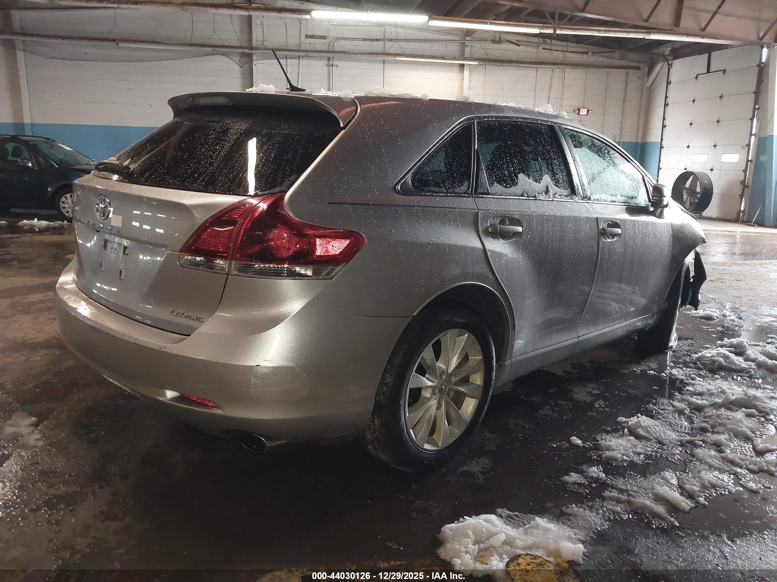 TOYOTA VENZA image 4