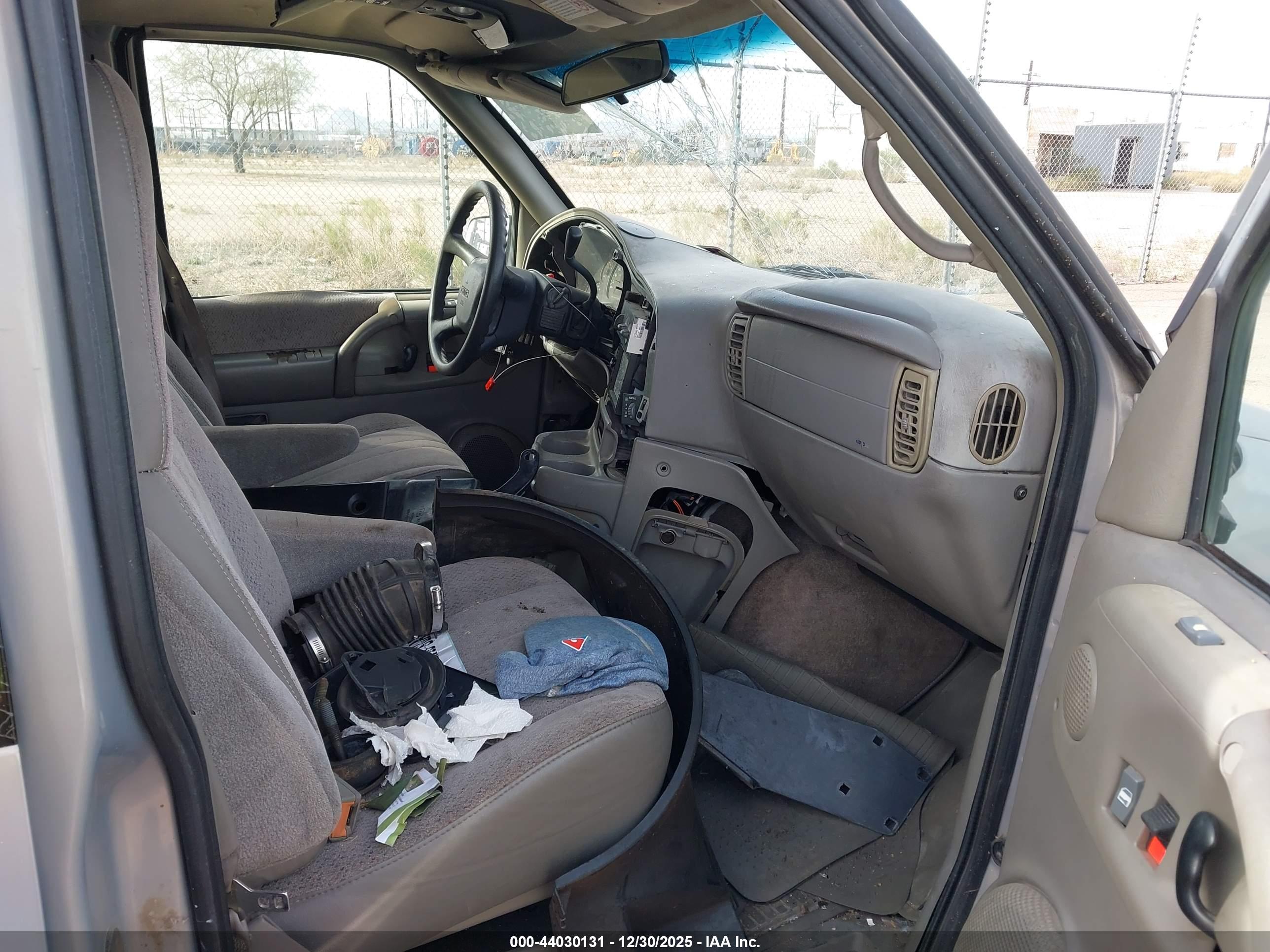 GMC SAFARI image 5