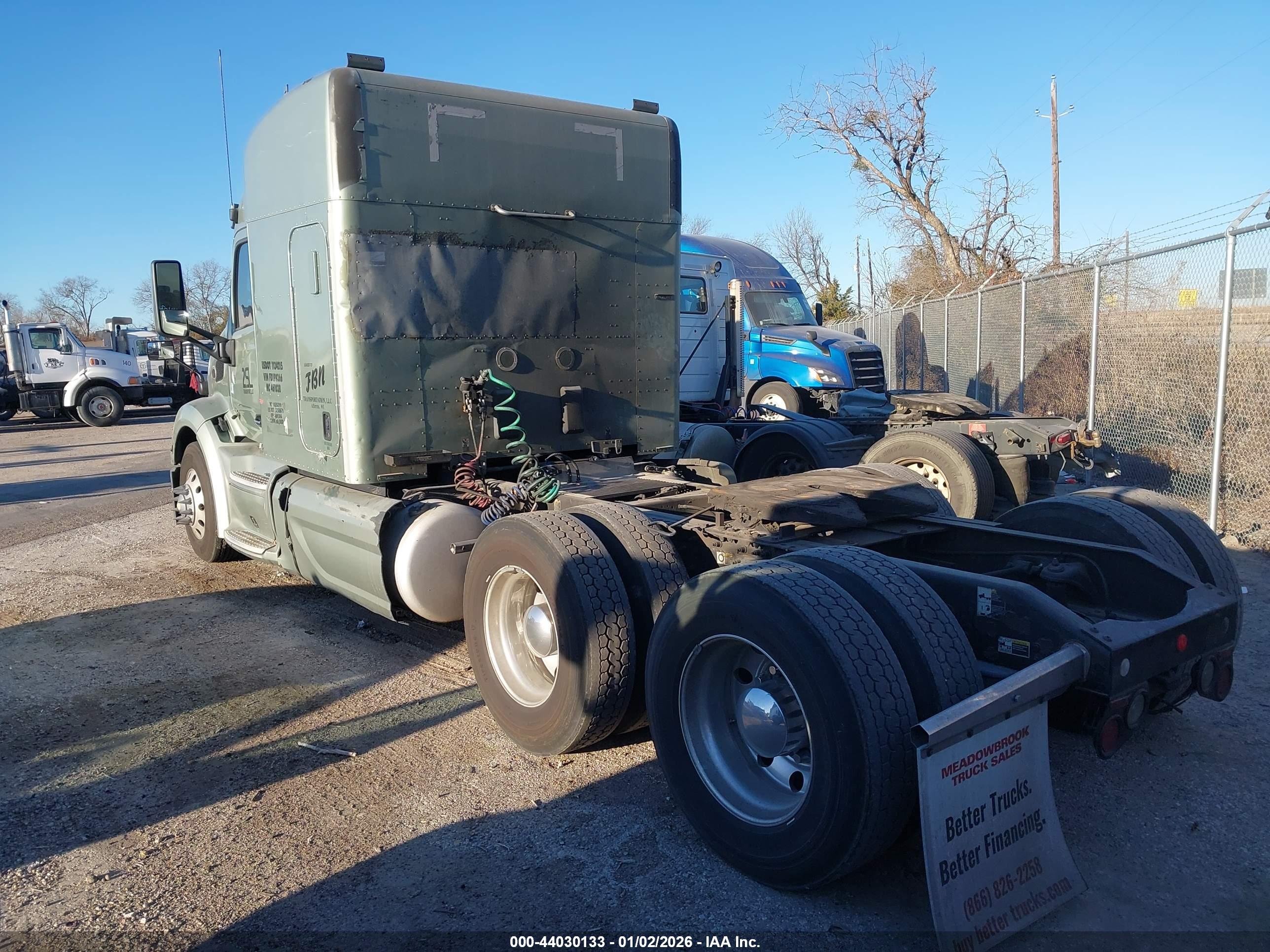 PETERBILT 579 image 4