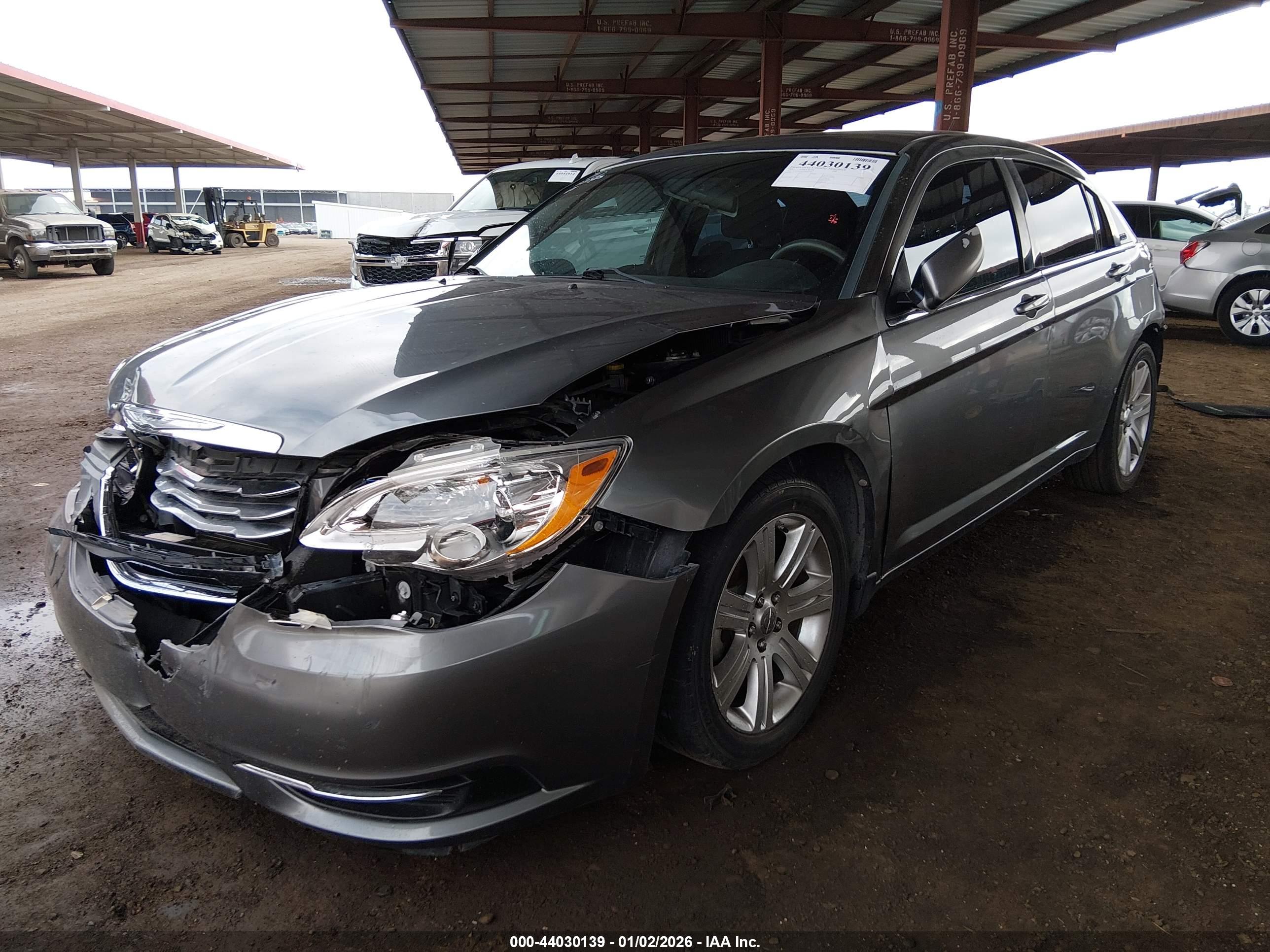 CHRYSLER 200 image 2
