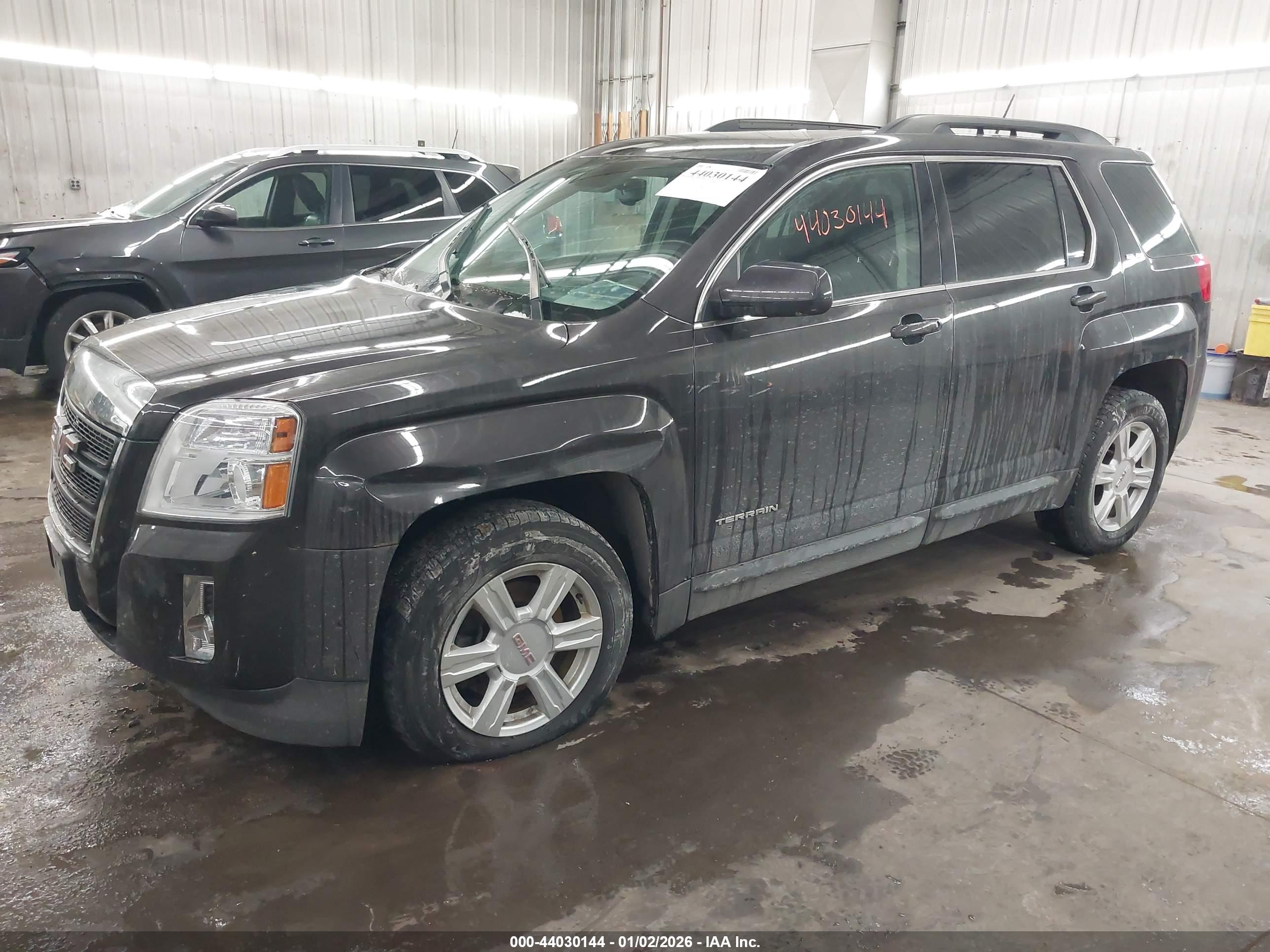 GMC TERRAIN image 2