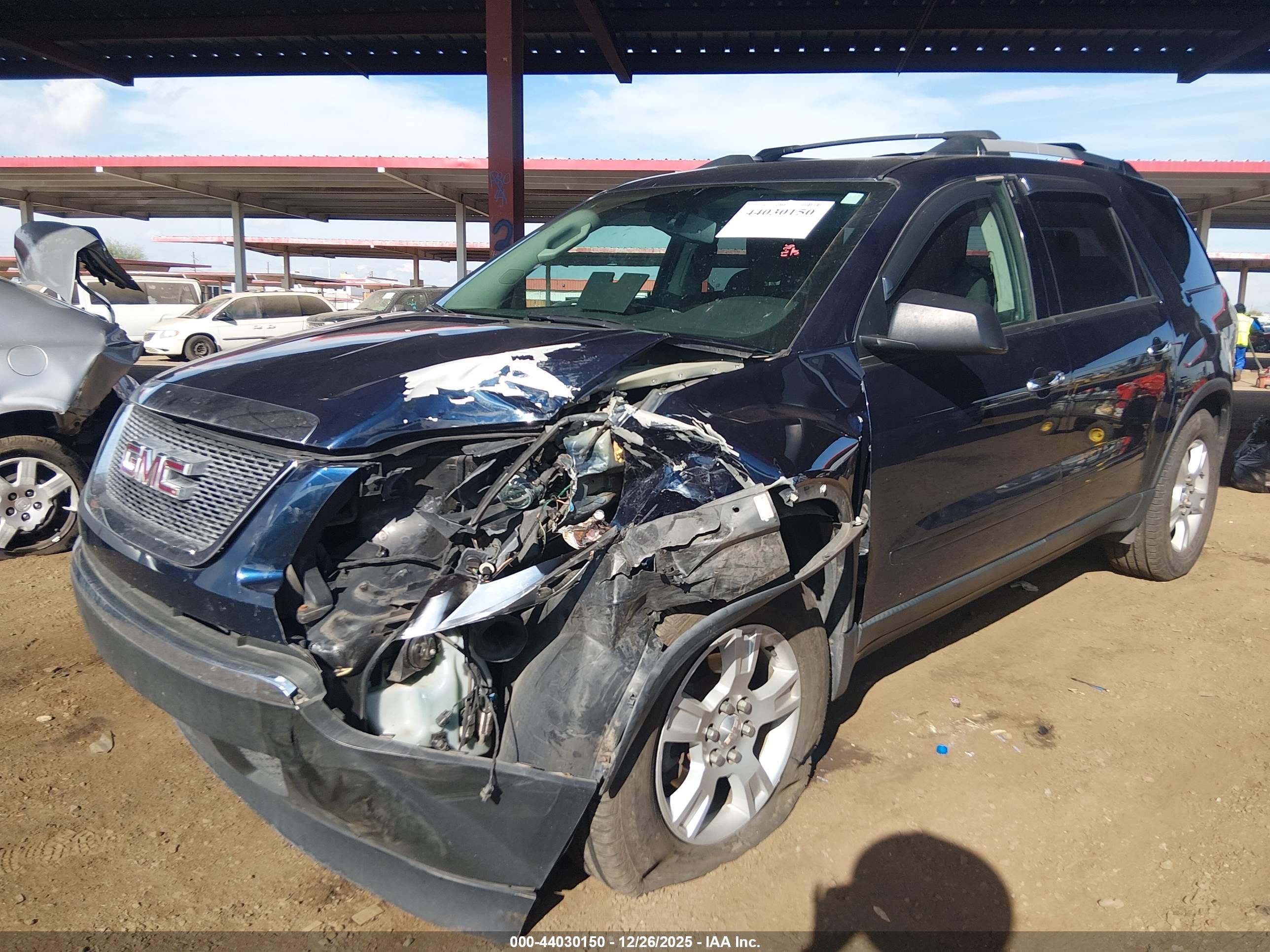 GMC ACADIA image 2