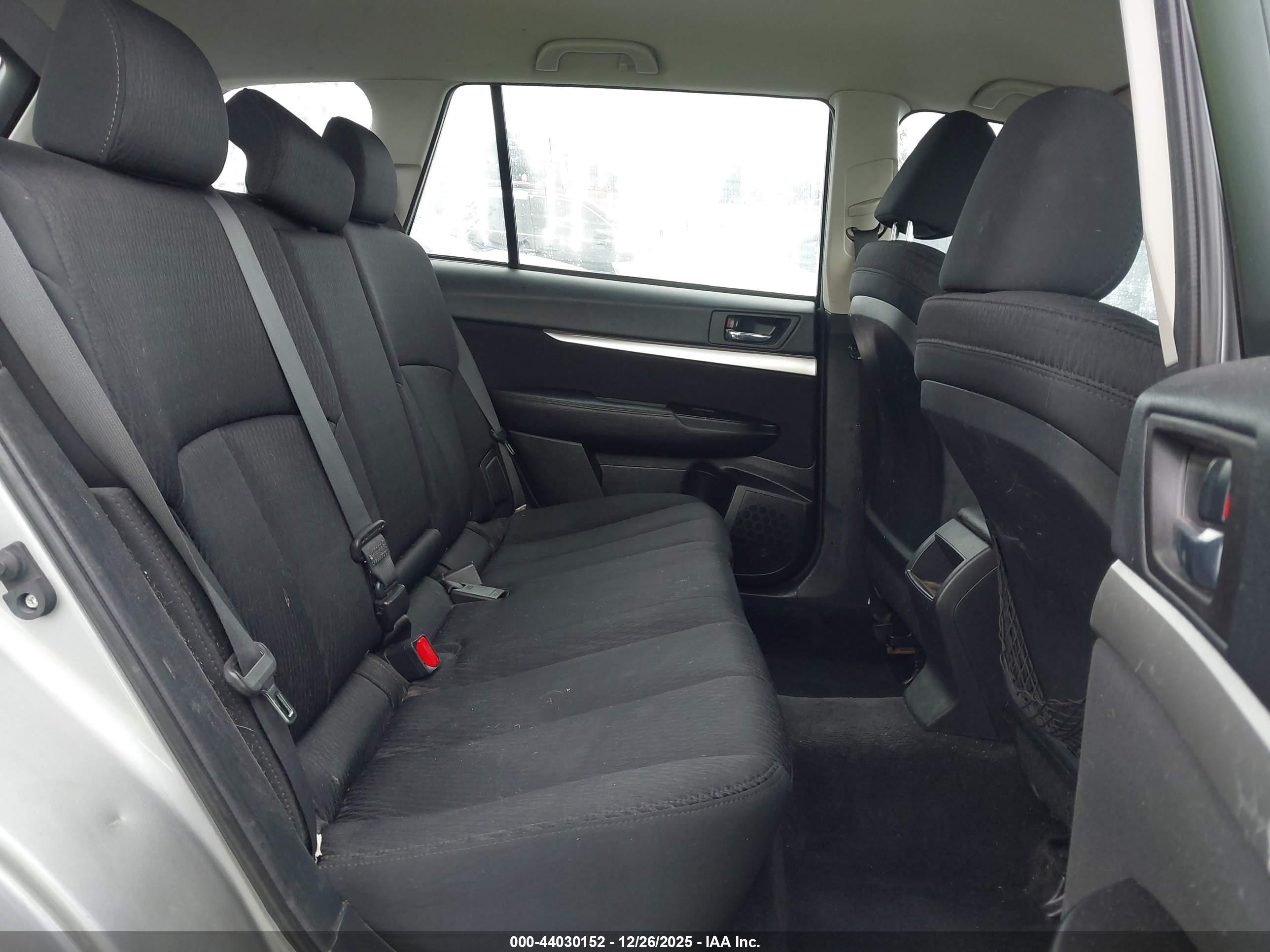 SUBARU OUTBACK image 8