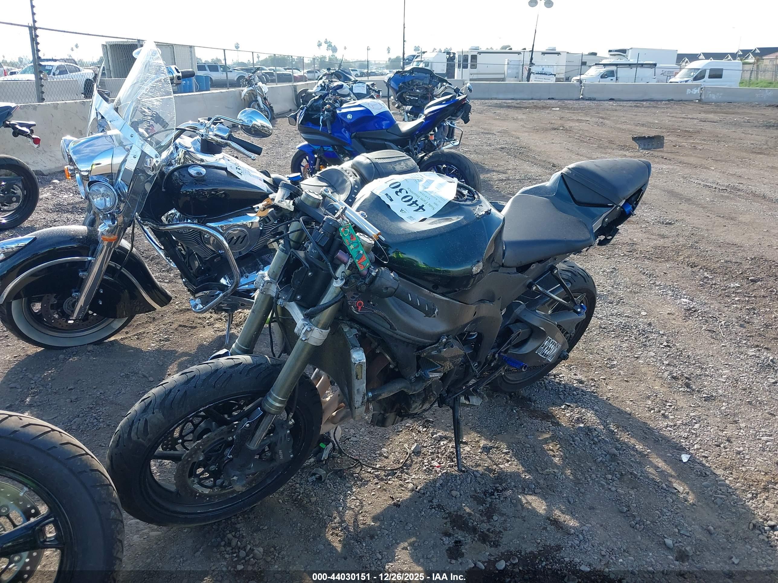KAWASAKI ZX600 image 2