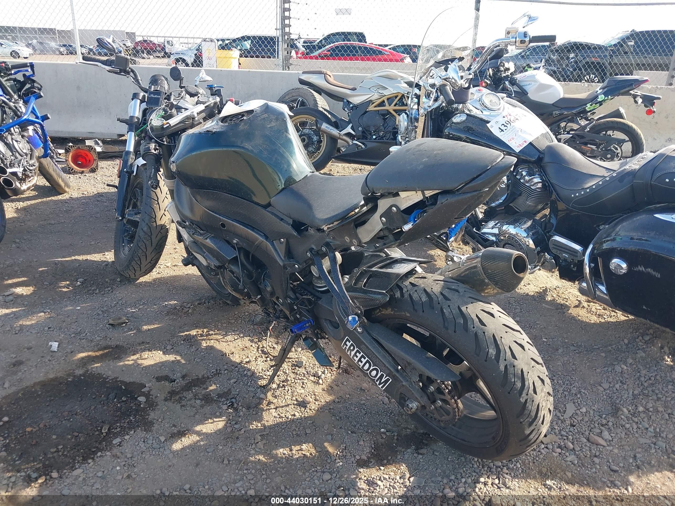 KAWASAKI ZX600 image 3