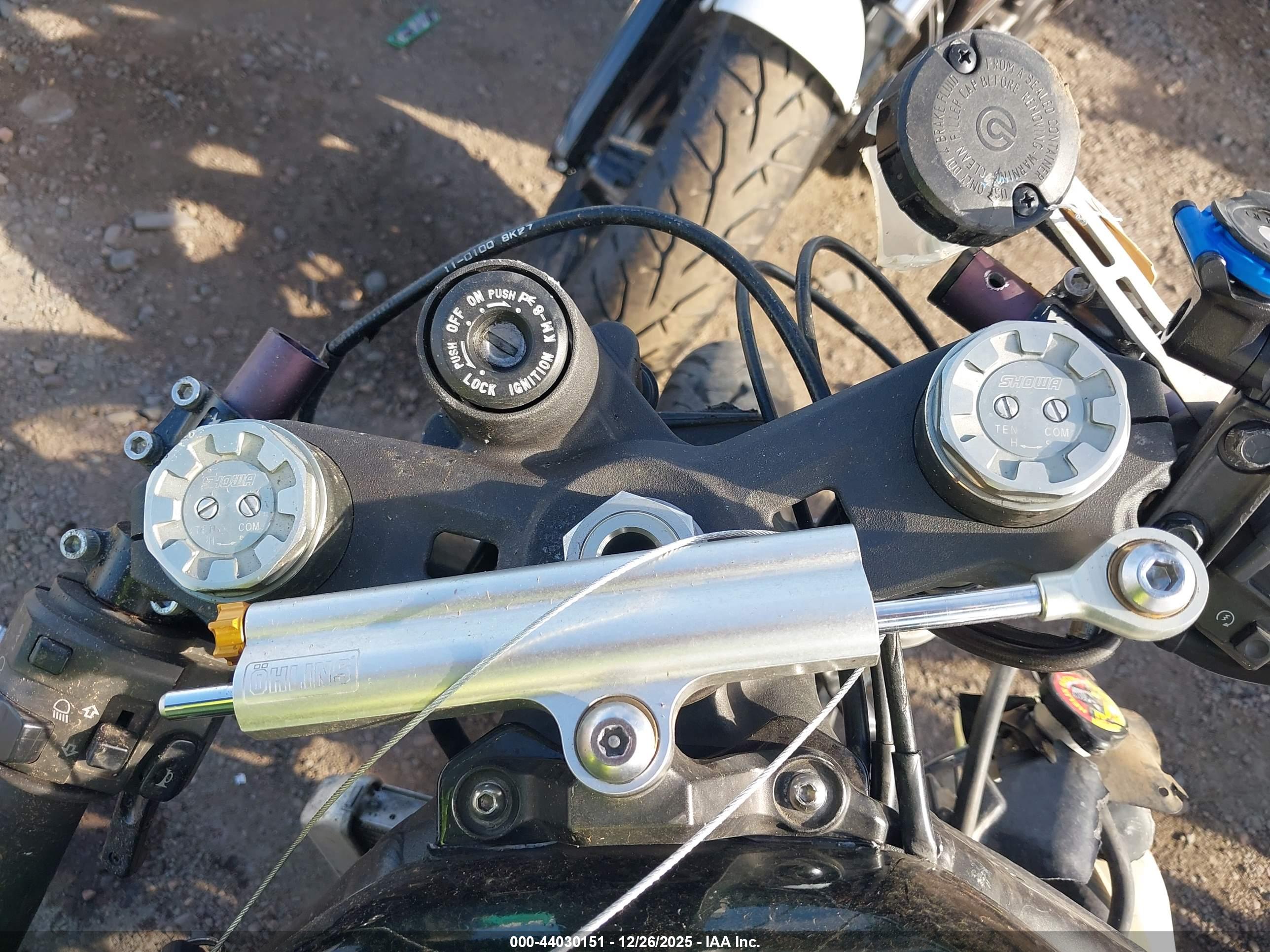 KAWASAKI ZX600 image 7