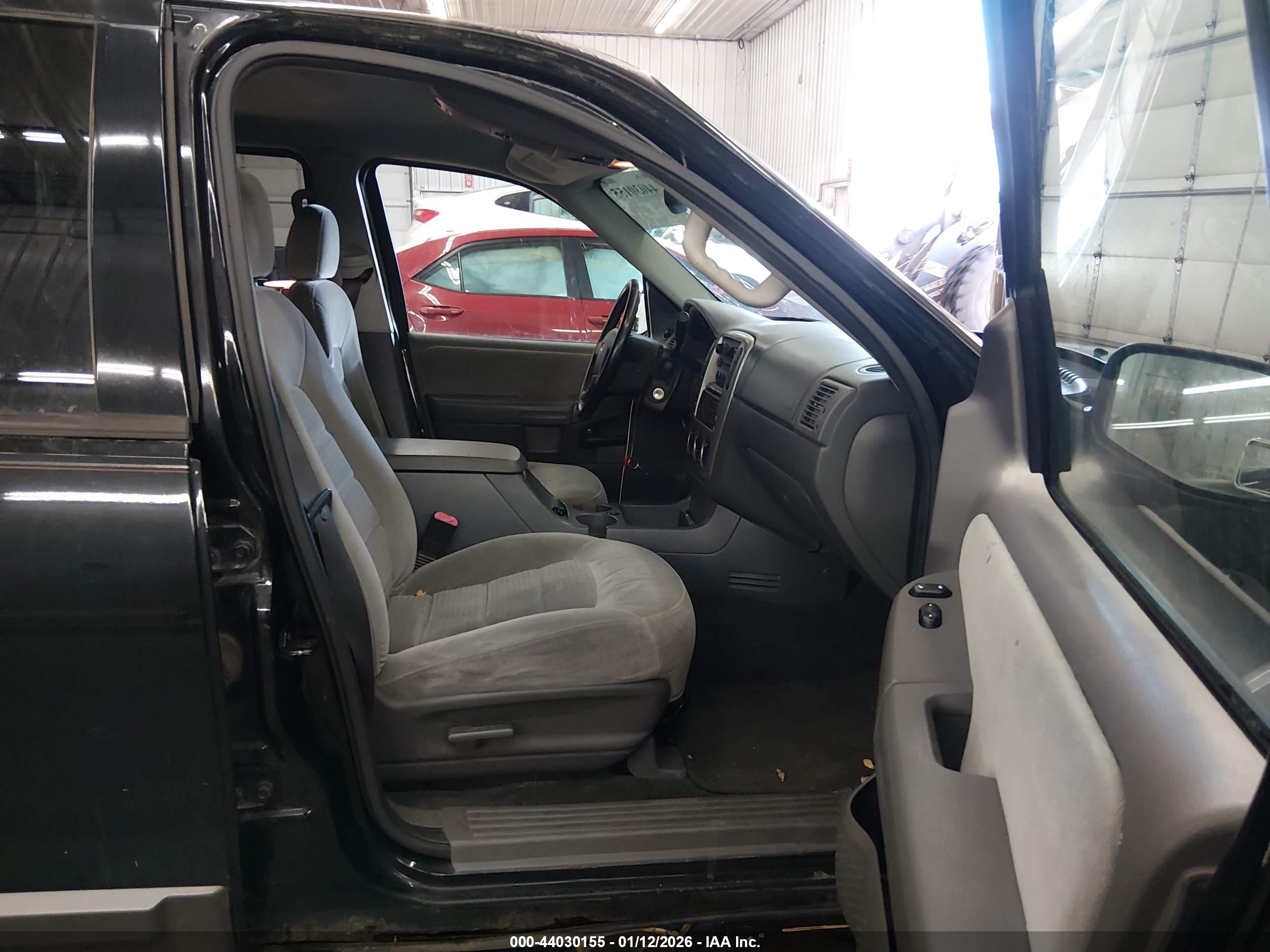 FORD EXPLORER image 5