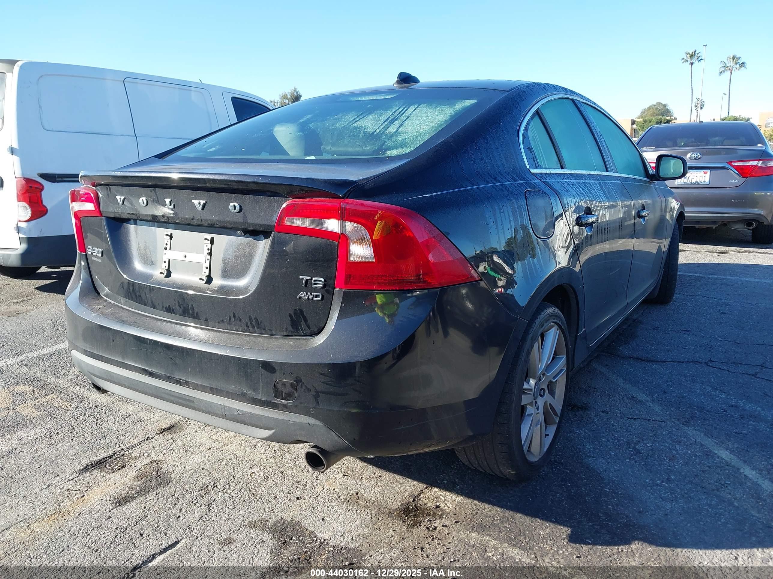 VOLVO S60 image 4