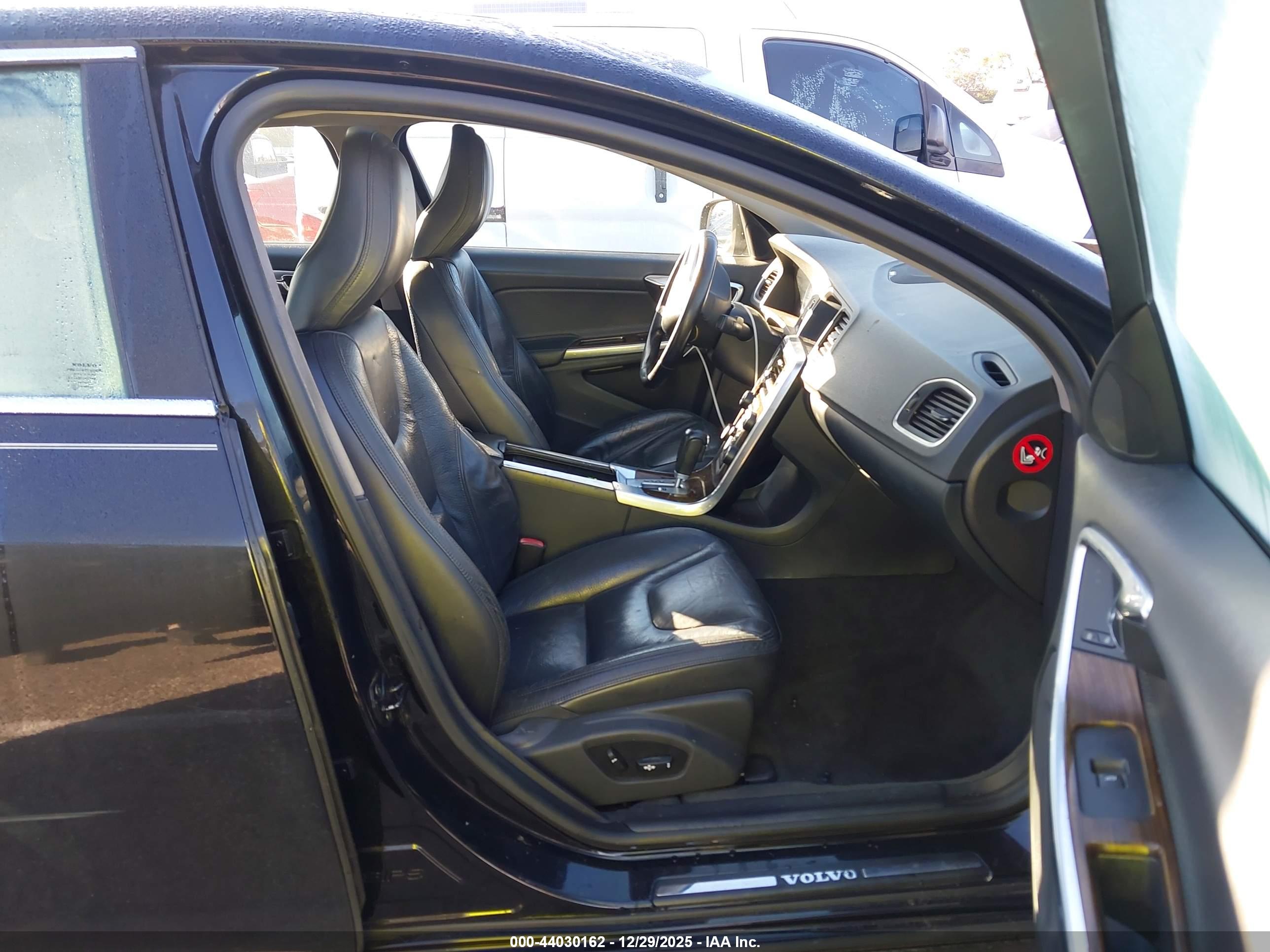 VOLVO S60 image 5
