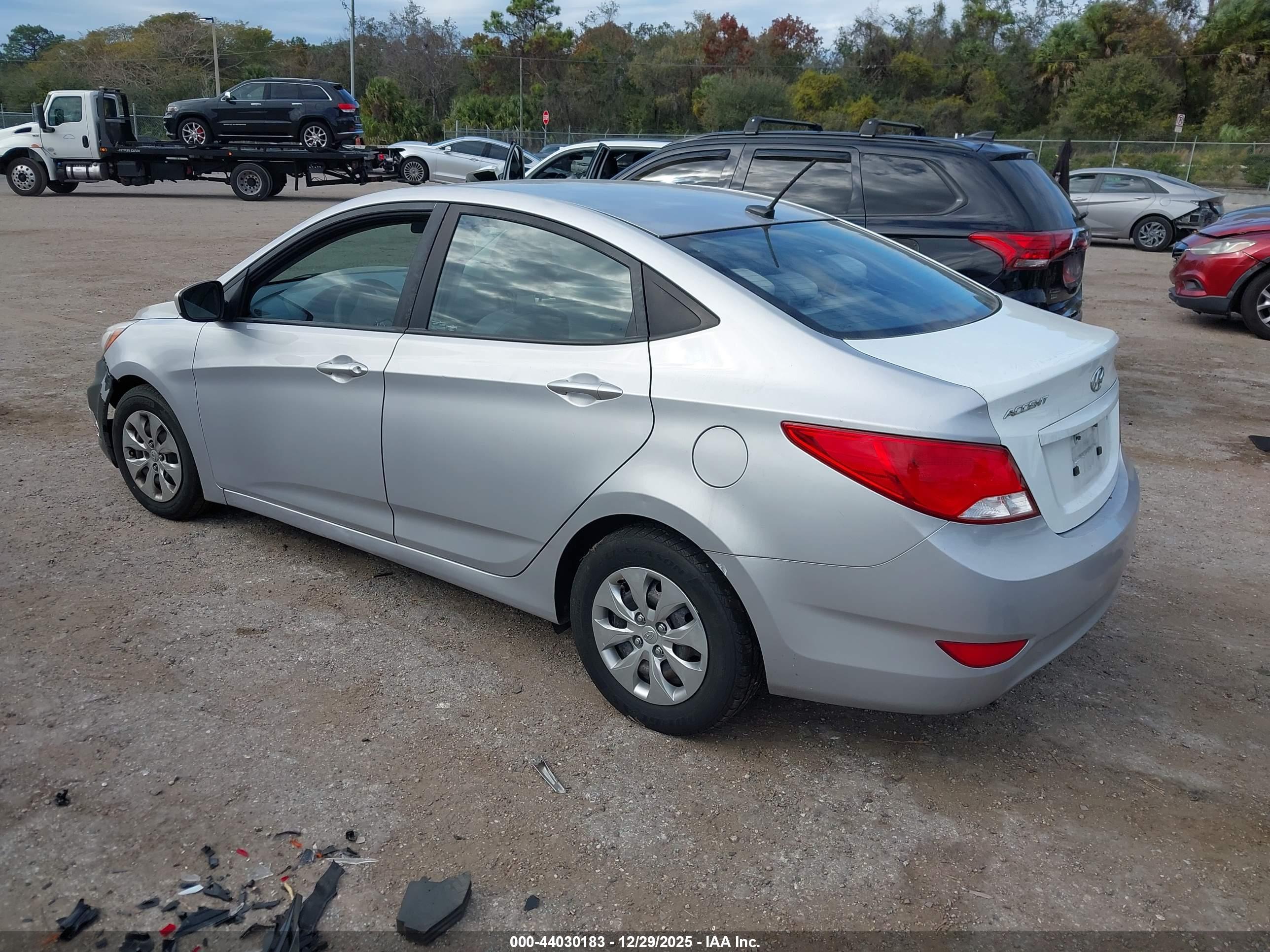 HYUNDAI ACCENT image 3