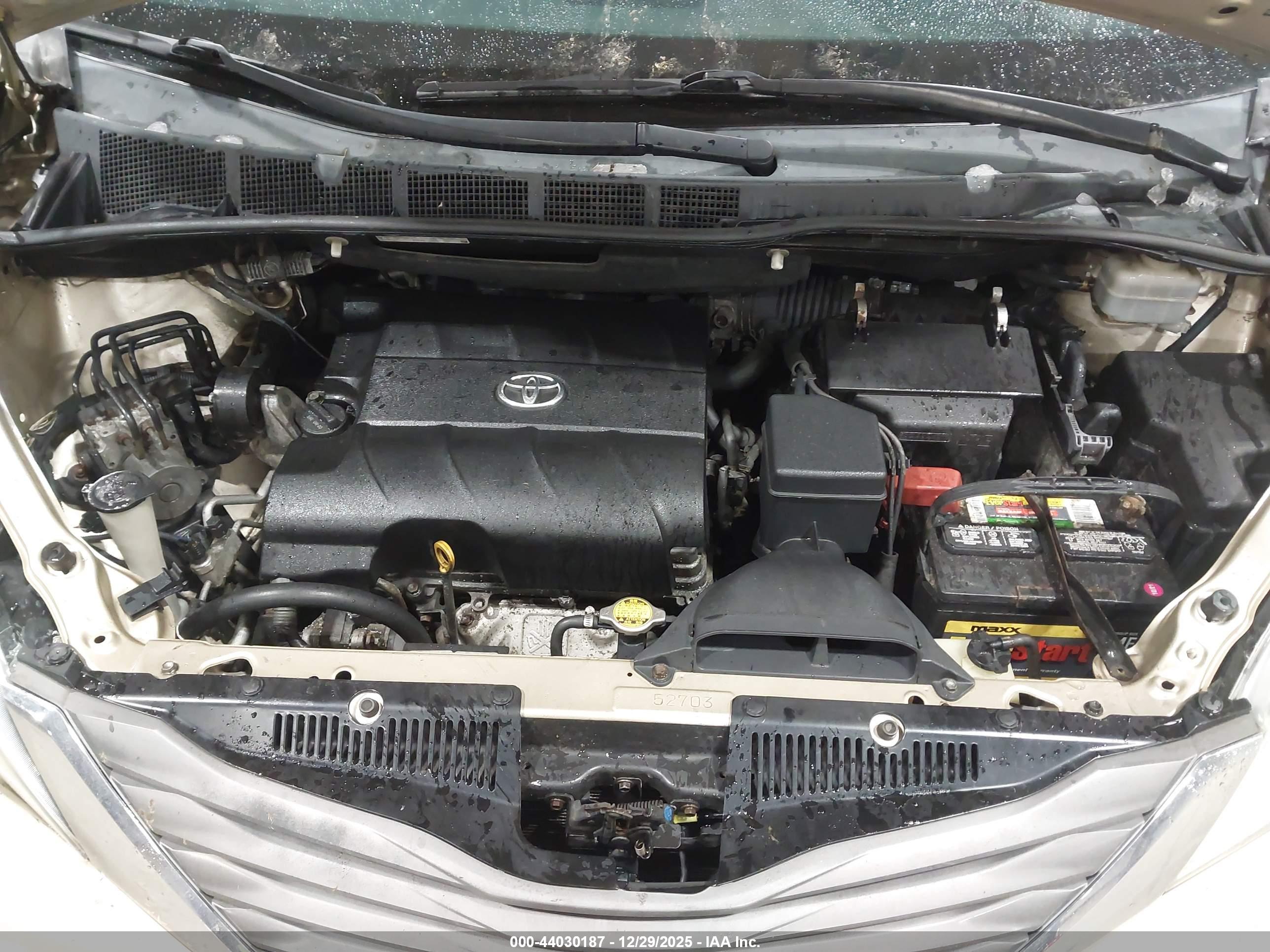 TOYOTA SIENNA image 10