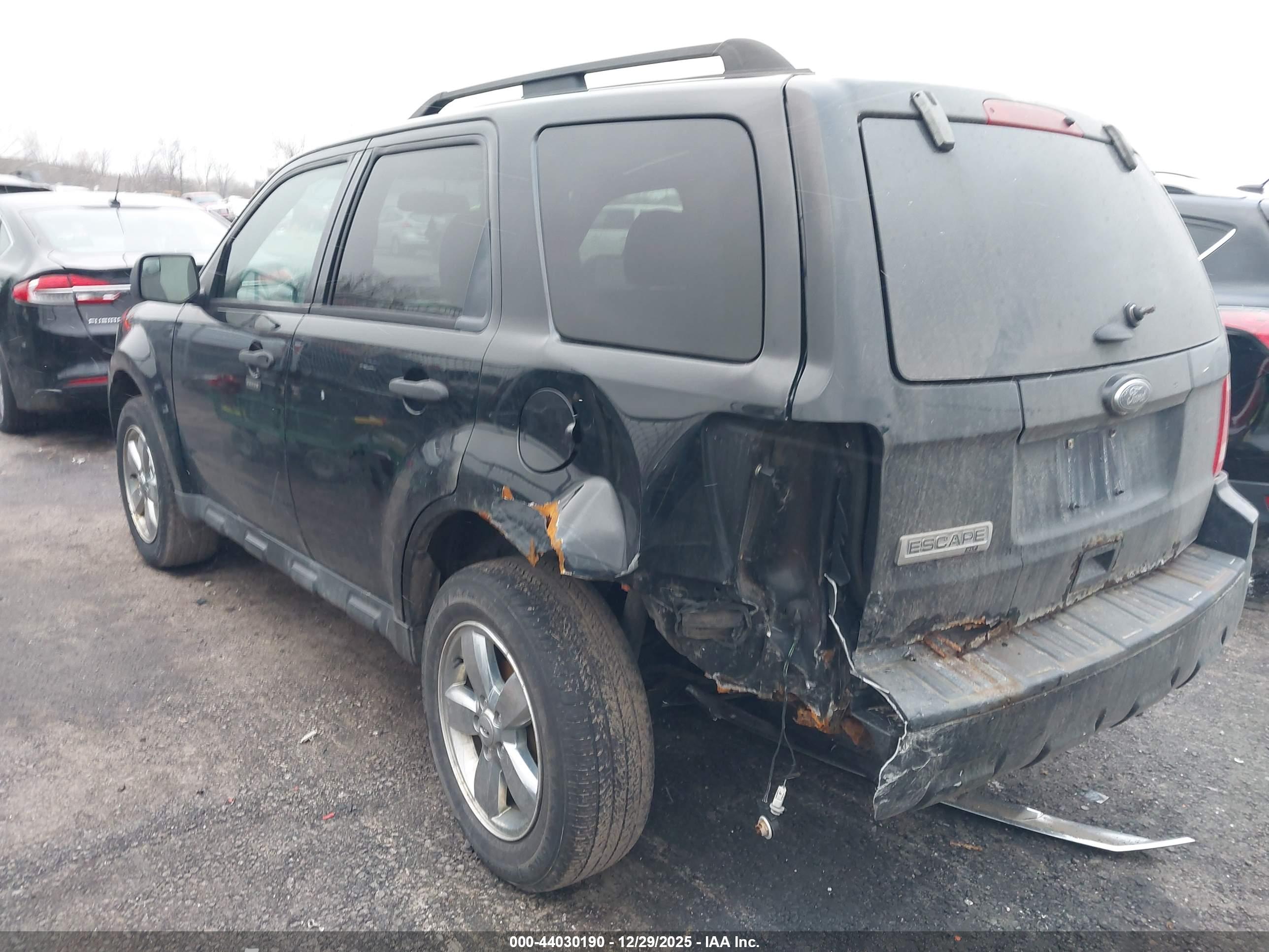 FORD ESCAPE image 3
