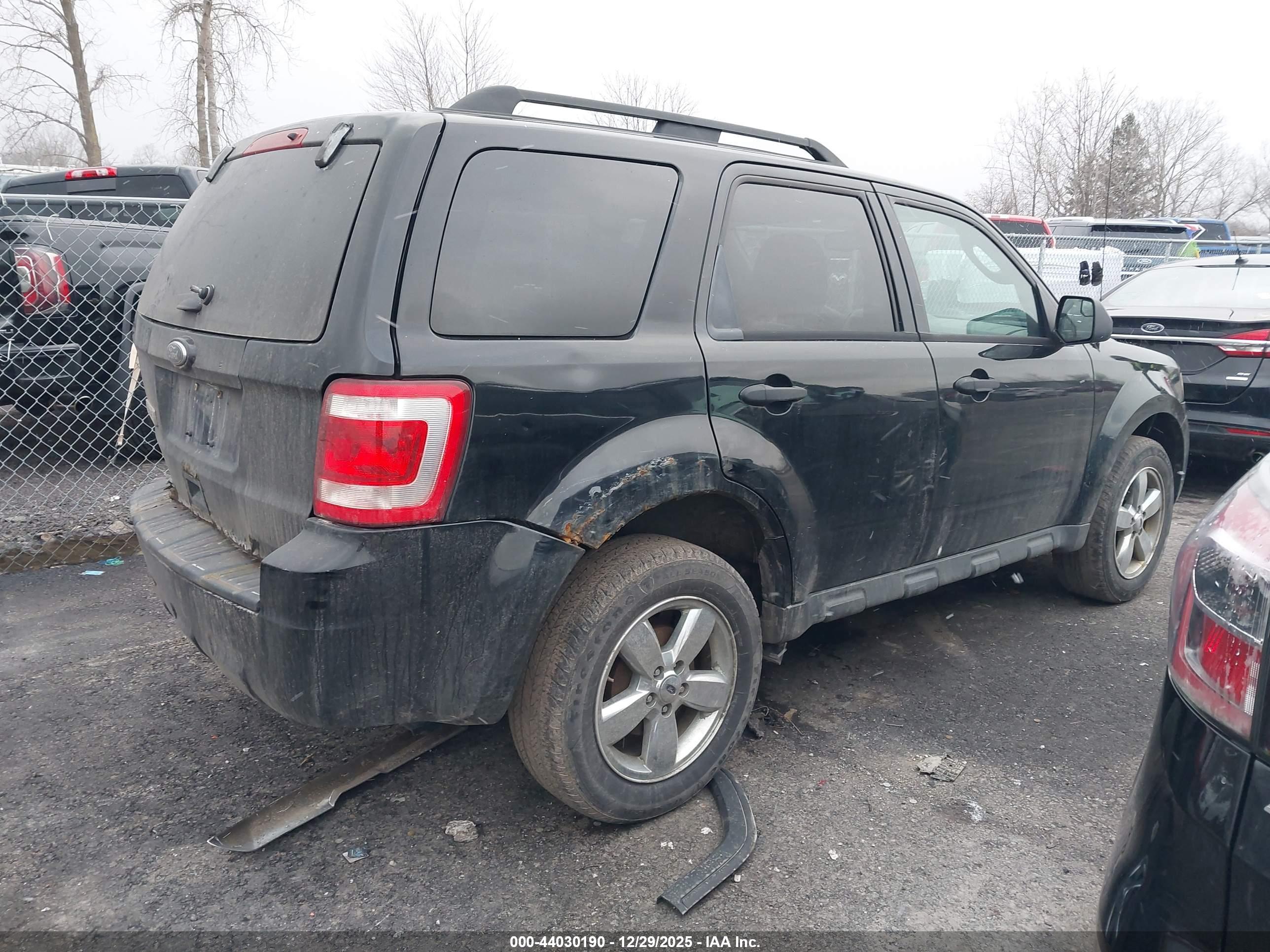FORD ESCAPE image 4